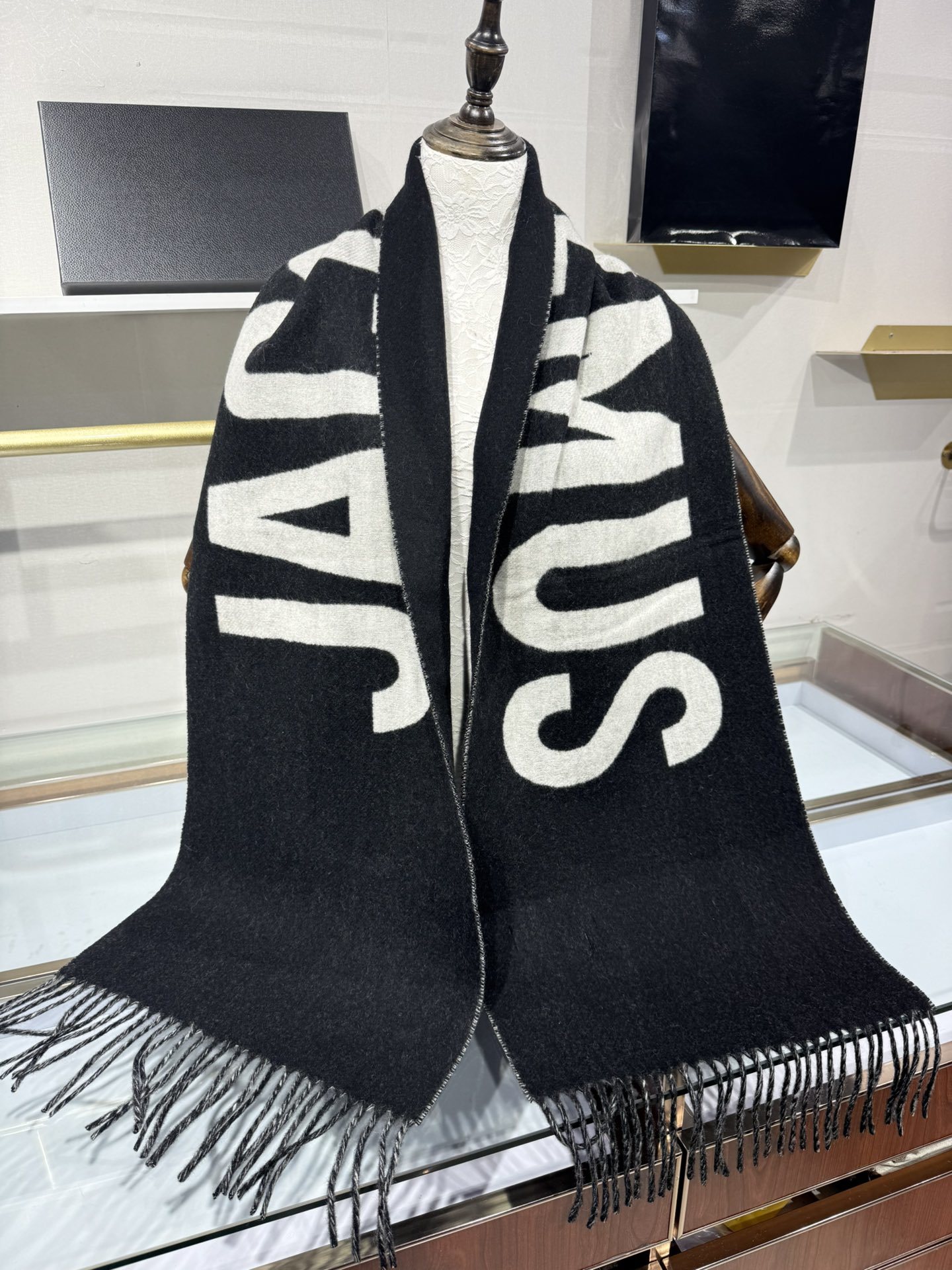 💟🧣JIL SANDER 围巾 温柔绽放的极简主义,从1968年起,一直坚守极简之风、性冷淡的设计:吉尔