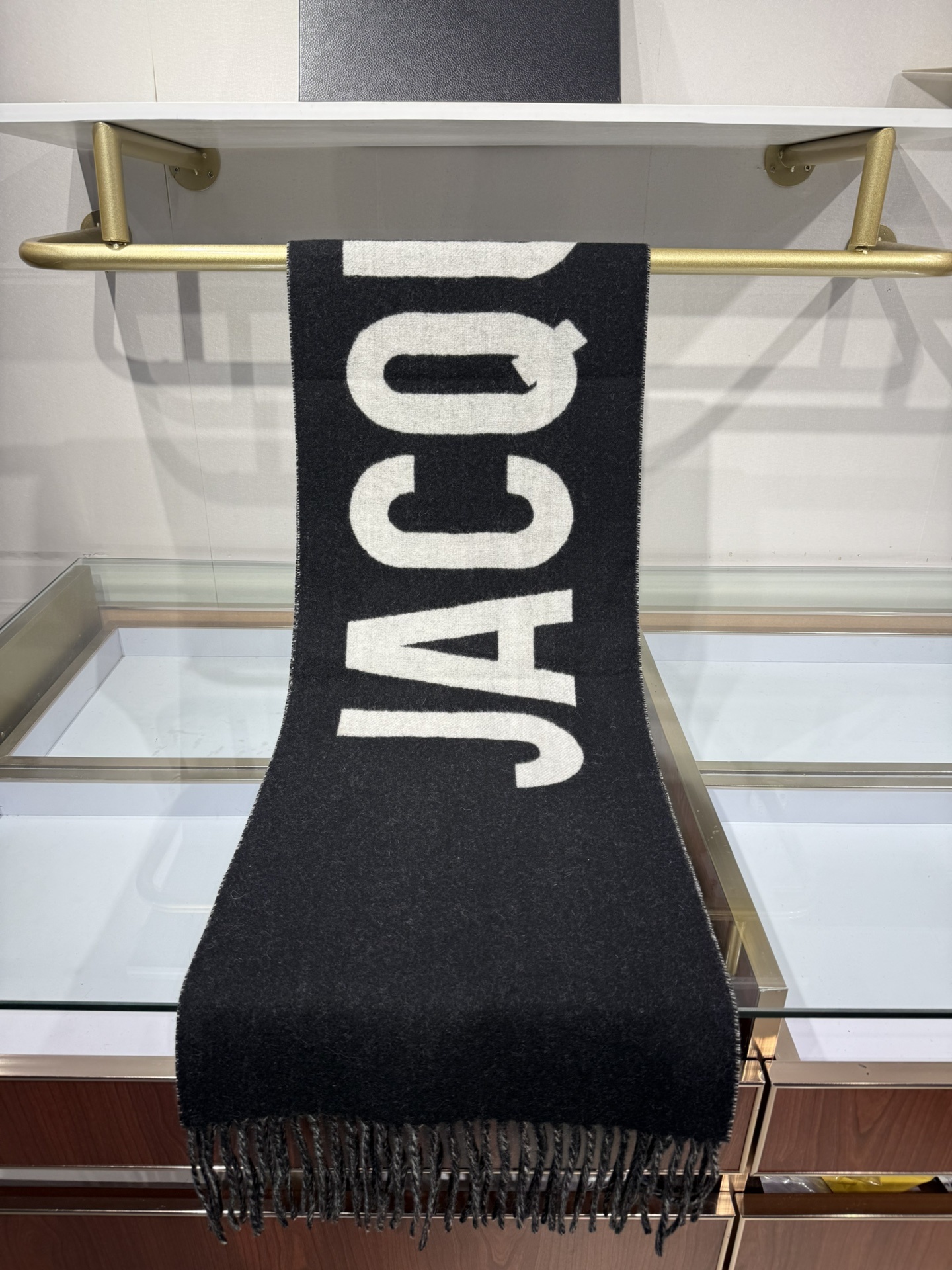 💟🧣JIL SANDER 围巾 温柔绽放的极简主义,从1968年起,一直坚守极简之风、性冷淡的设计:吉尔