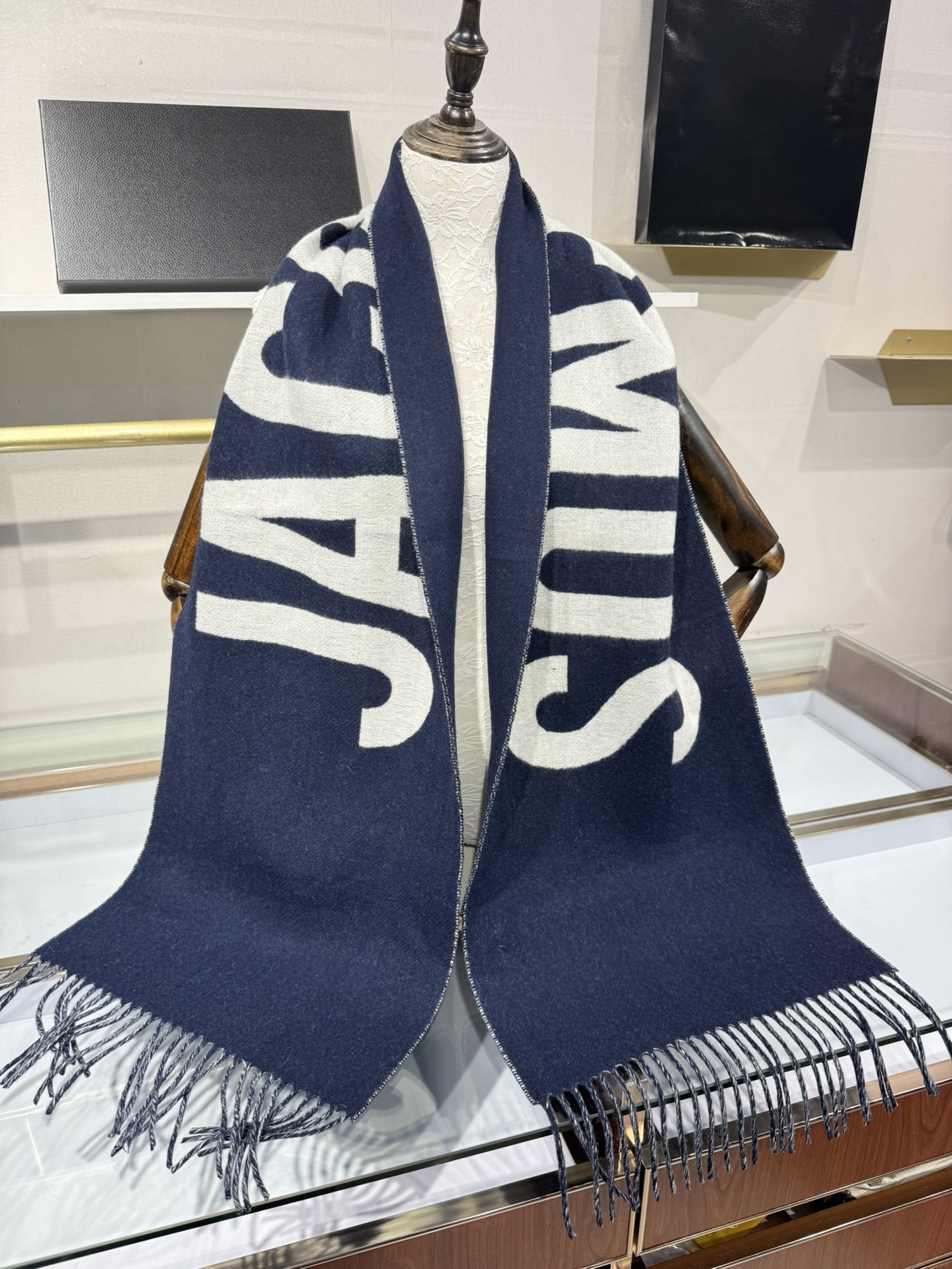 💟🧣JIL SANDER 围巾 温柔绽放的极简主义,从1968年起,一直坚守极简之风、性冷淡的设计:吉尔