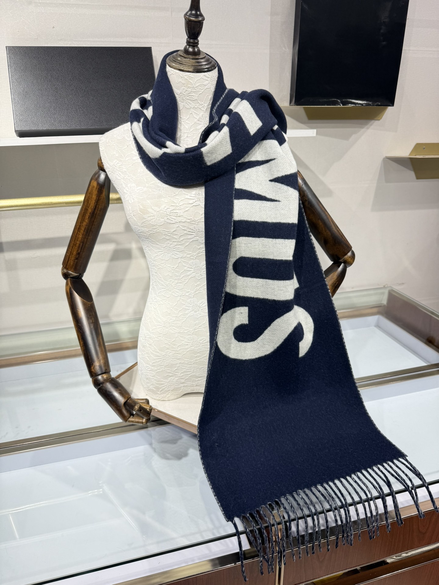 💟🧣JIL SANDER 围巾 温柔绽放的极简主义,从1968年起,一直坚守极简之风、性冷淡的设计:吉尔