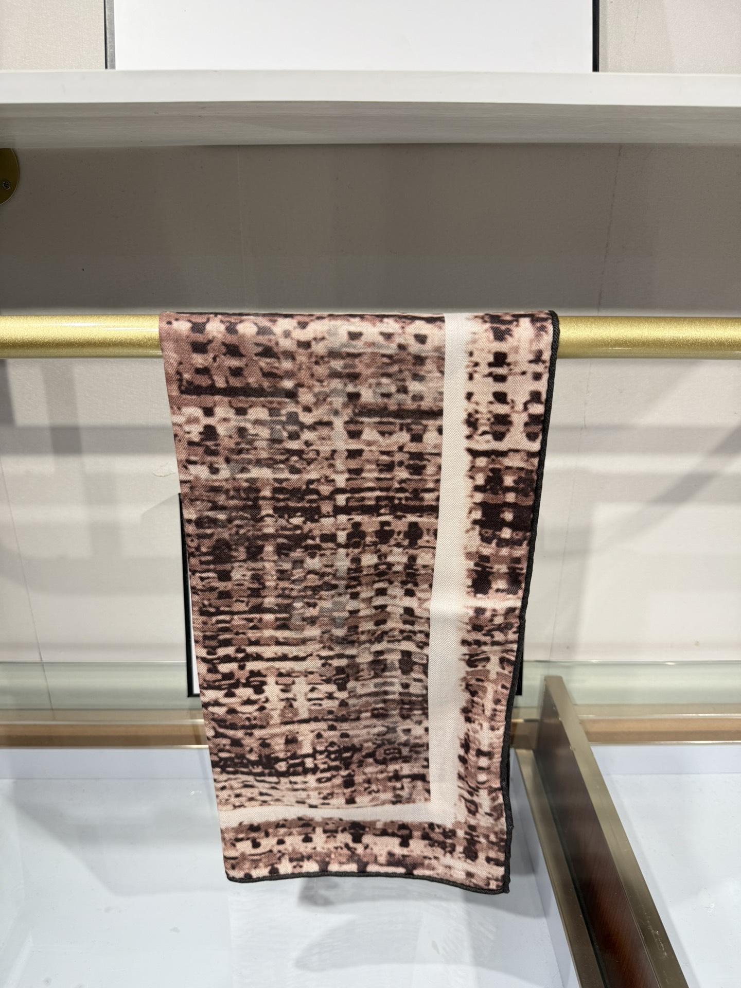 💟今年新出的双面同色新工艺。秋冬新款 小香山茶花90羊绒方巾‼️【高端 大爱 ‼️纯羊绒 婴儿触感舒服到