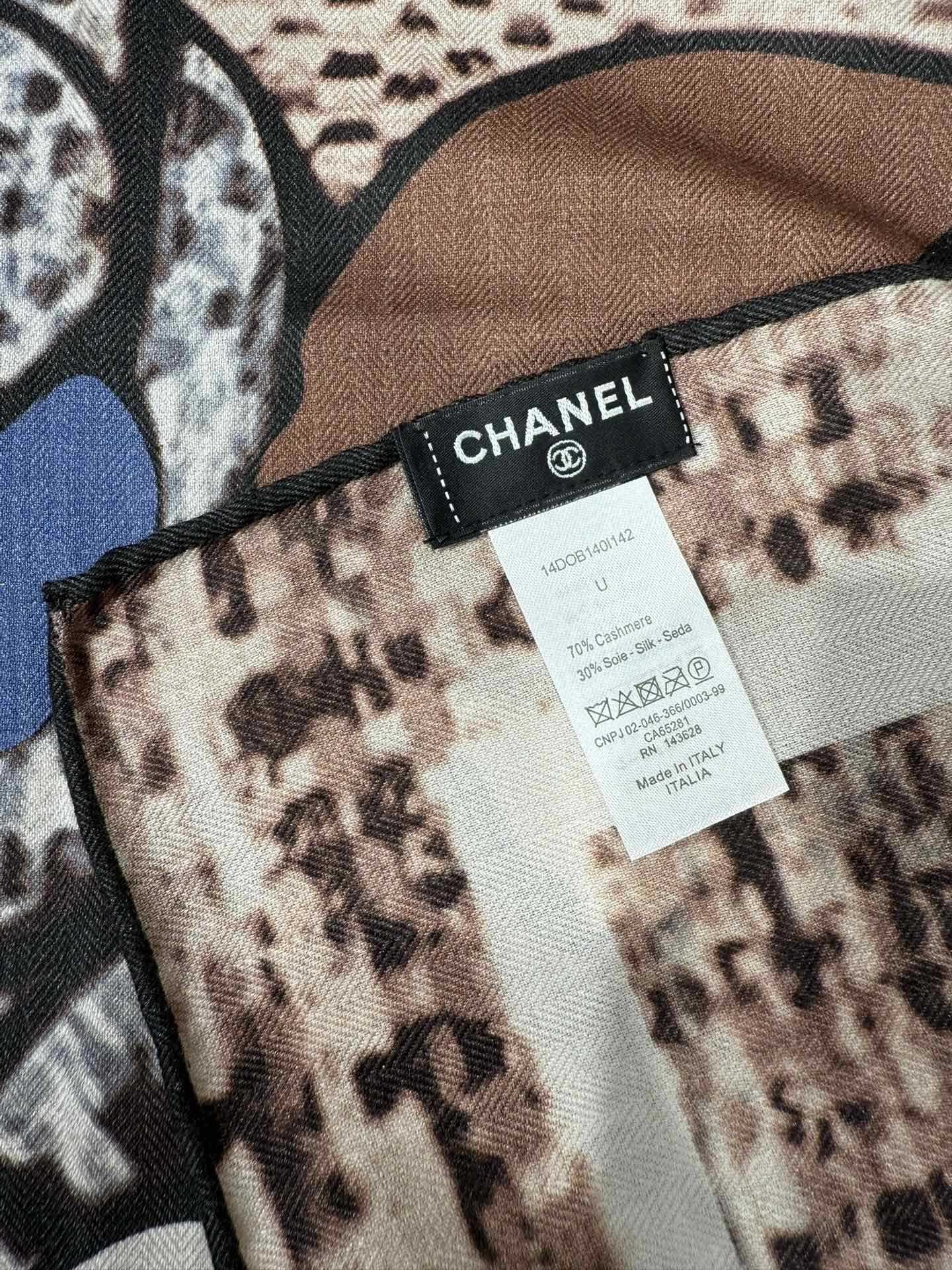 💟今年新出的双面同色新工艺。秋冬新款 小香山茶花90羊绒方巾‼️【高端 大爱 ‼️纯羊绒 婴儿触感舒服到