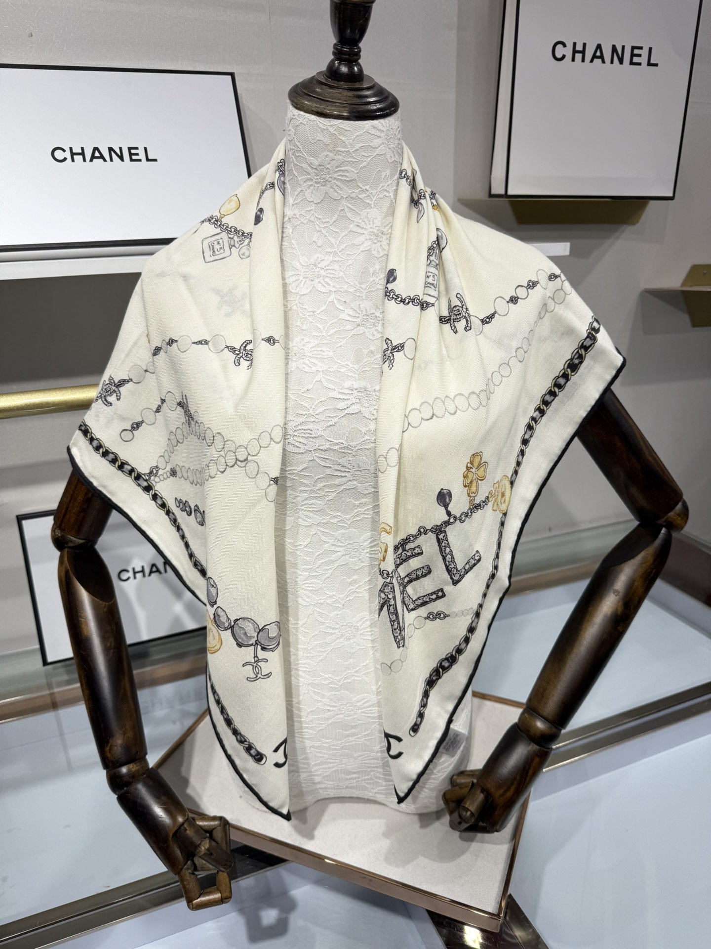 💟2025年秋冬新款💖💖💃🏻💃🏻小香家 丝羊绒方巾‼️抢‼️VIP推荐 ‼️👍下手一定要快【高端 大爱 