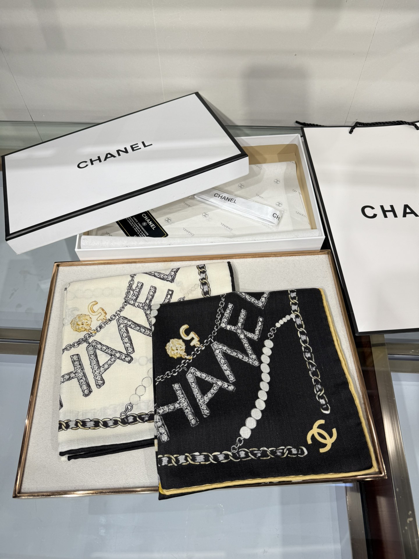 💟2025年秋冬新款💖💖💃🏻💃🏻小香家 丝羊绒方巾‼️抢‼️VIP推荐 ‼️👍下手一定要快【高端 大爱 