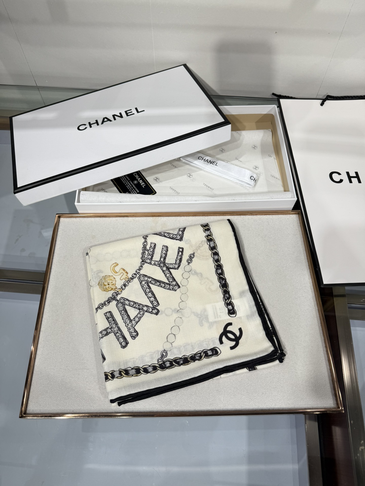 💟2025年秋冬新款💖💖💃🏻💃🏻小香家 丝羊绒方巾‼️抢‼️VIP推荐 ‼️👍下手一定要快【高端 大爱 