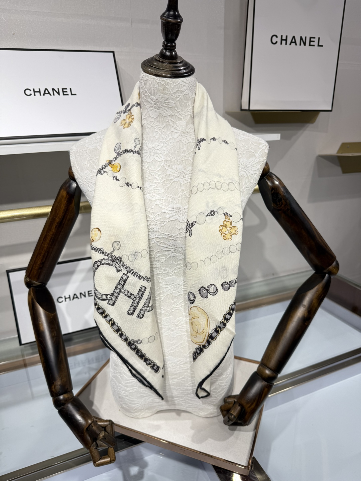 💟2025年秋冬新款💖💖💃🏻💃🏻小香家 丝羊绒方巾‼️抢‼️VIP推荐 ‼️👍下手一定要快【高端 大爱 