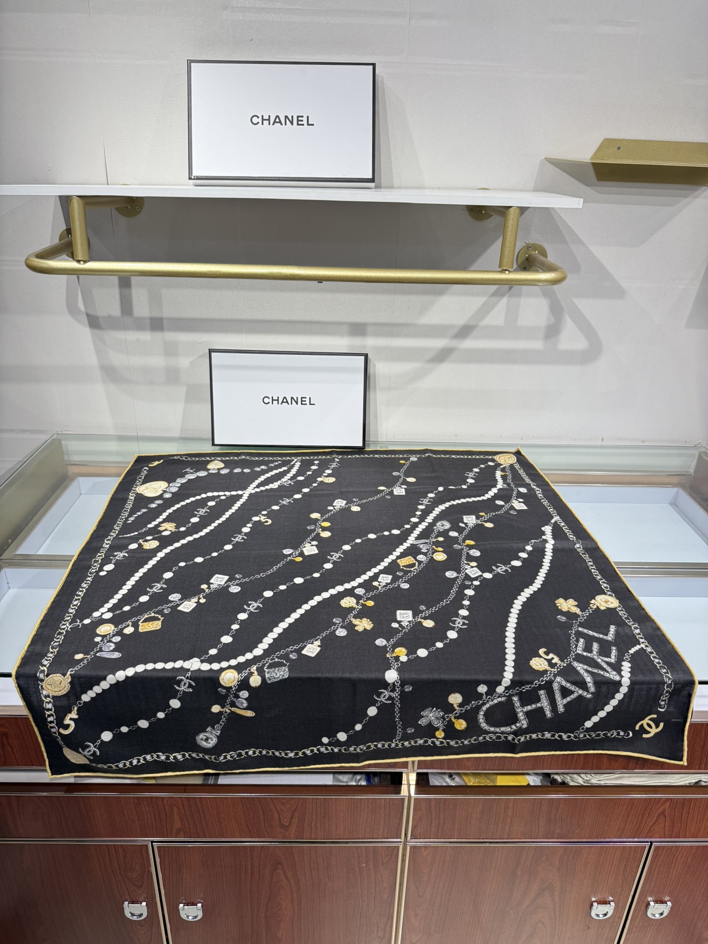 💟2025年秋冬新款💖💖💃🏻💃🏻小香家 丝羊绒方巾‼️抢‼️VIP推荐 ‼️👍下手一定要快【高端 大爱 