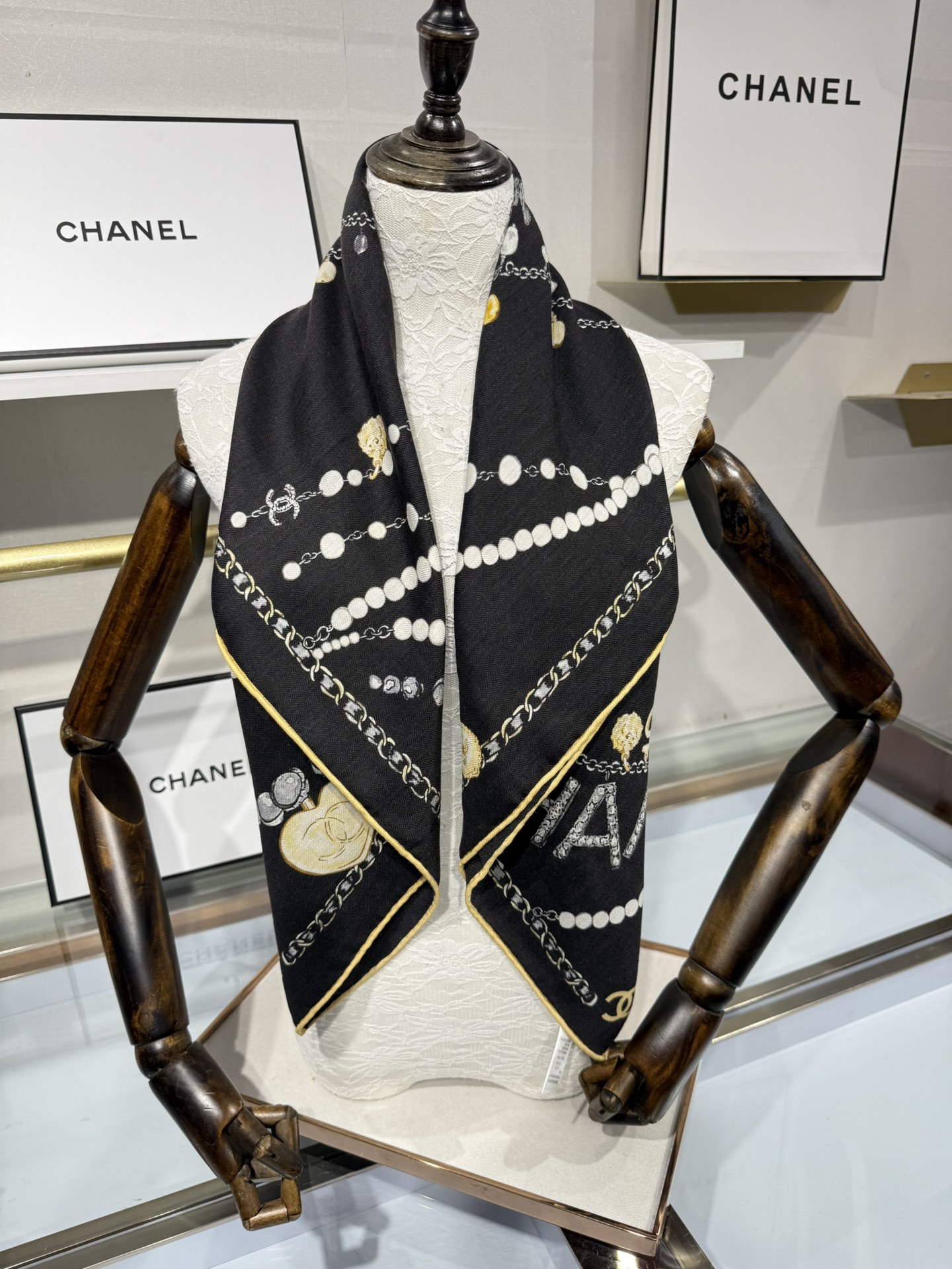 💟2025年秋冬新款💖💖💃🏻💃🏻小香家 丝羊绒方巾‼️抢‼️VIP推荐 ‼️👍下手一定要快【高端 大爱 