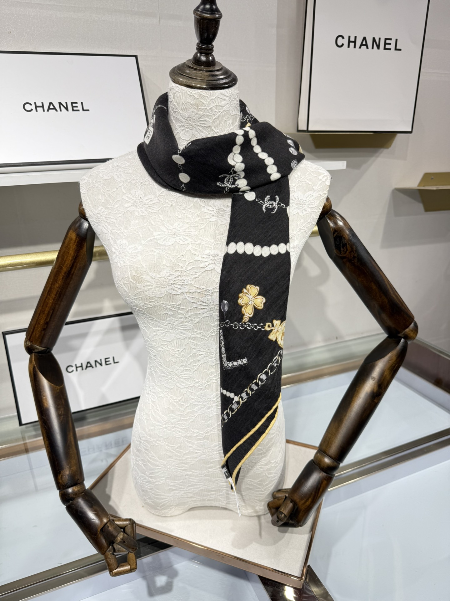 💟2025年秋冬新款💖💖💃🏻💃🏻小香家 丝羊绒方巾‼️抢‼️VIP推荐 ‼️👍下手一定要快【高端 大爱 