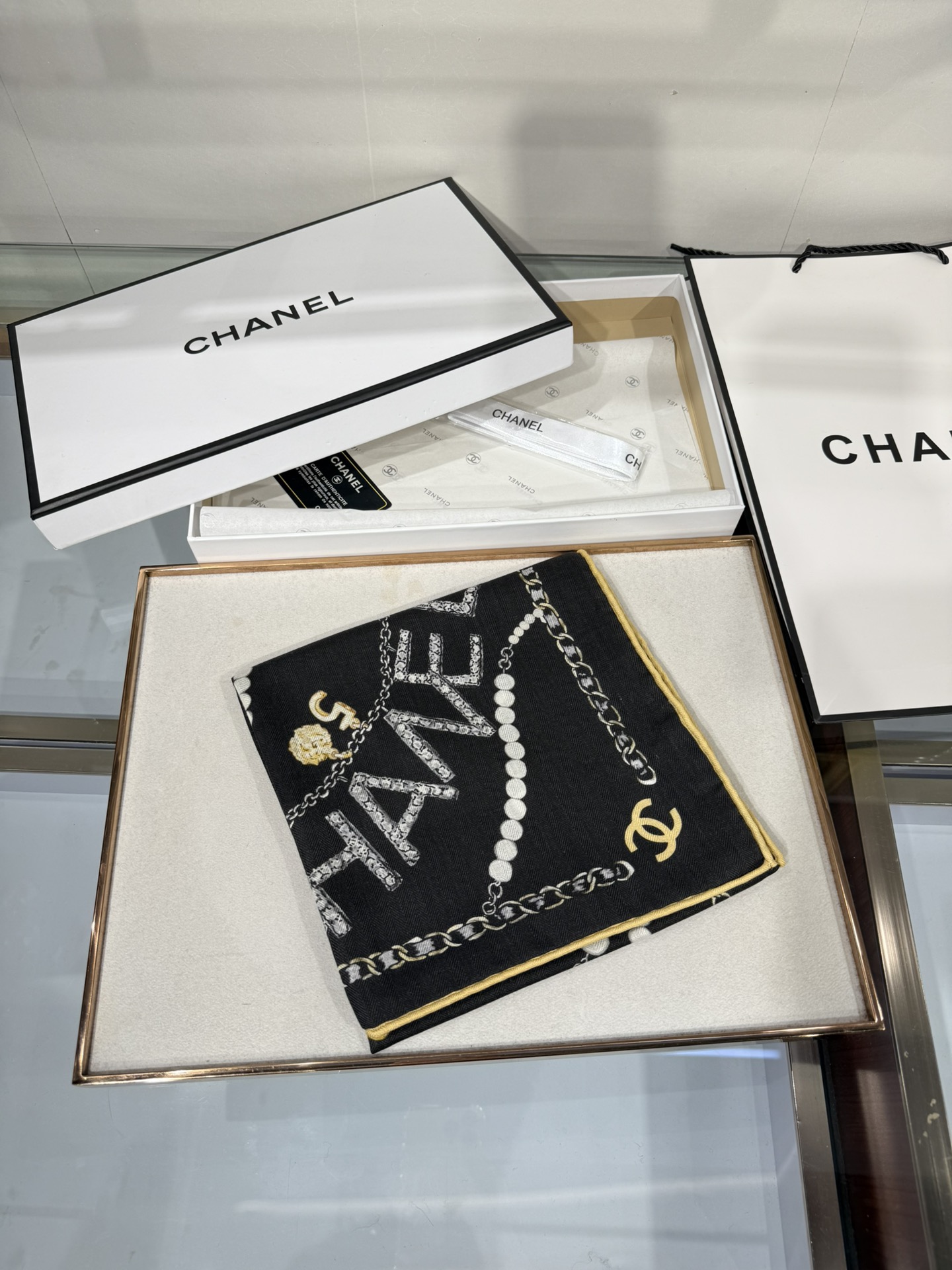 💟2025年秋冬新款💖💖💃🏻💃🏻小香家 丝羊绒方巾‼️抢‼️VIP推荐 ‼️👍下手一定要快【高端 大爱 