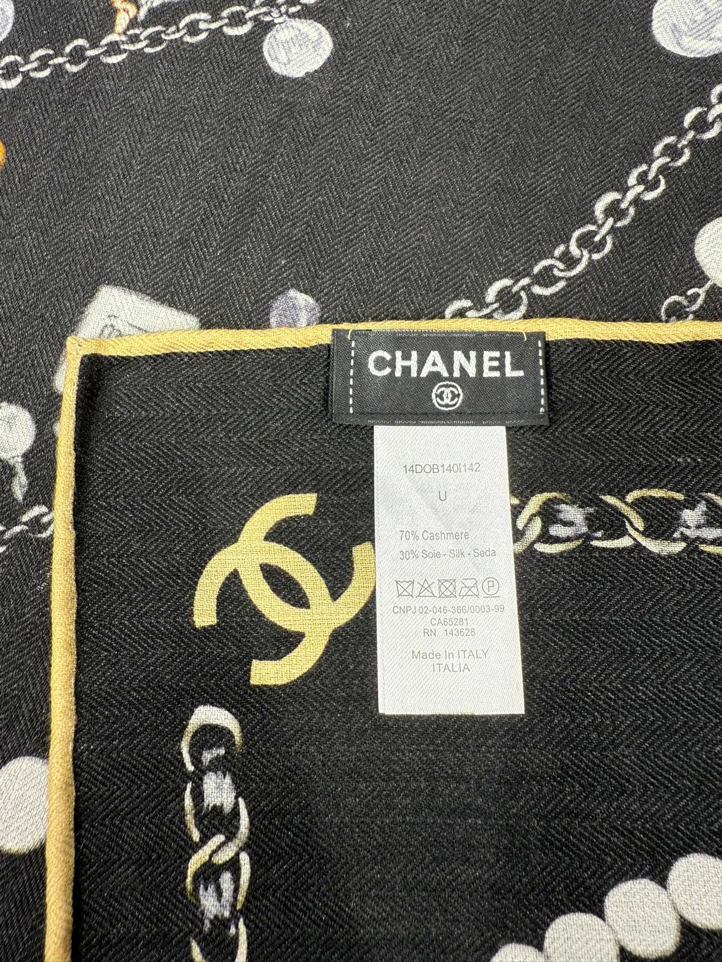 💟2025年秋冬新款💖💖💃🏻💃🏻小香家 丝羊绒方巾‼️抢‼️VIP推荐 ‼️👍下手一定要快【高端 大爱 