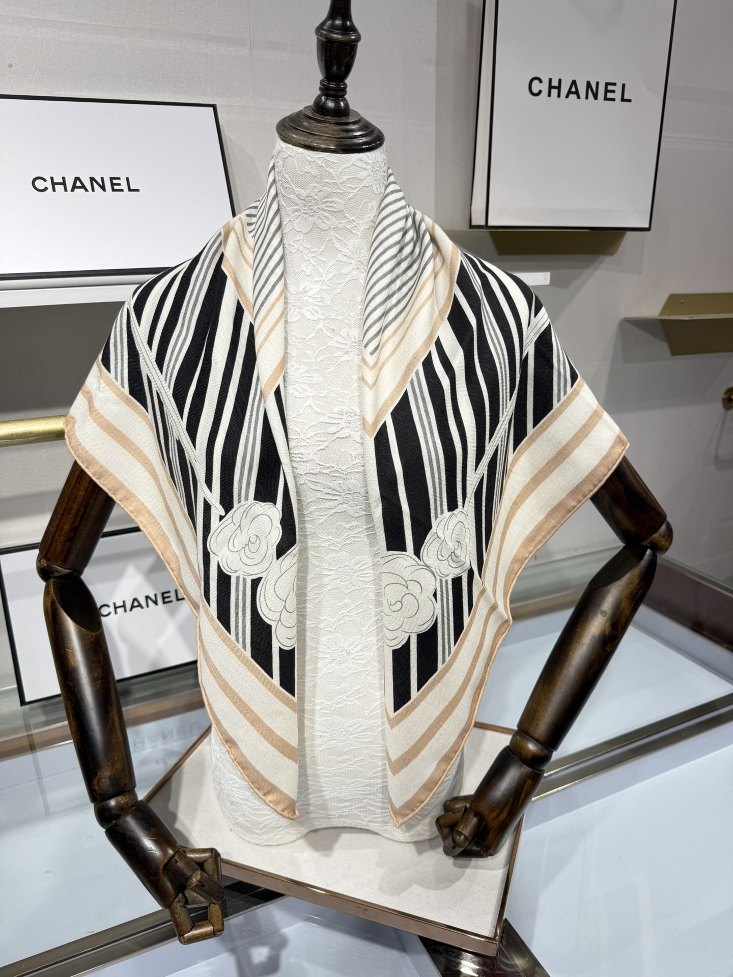 💟2025年秋冬新款💖💖💃🏻💃🏻小香家 丝羊绒方巾‼️抢‼️VIP推荐 ‼️👍下手一定要快【高端 大爱 