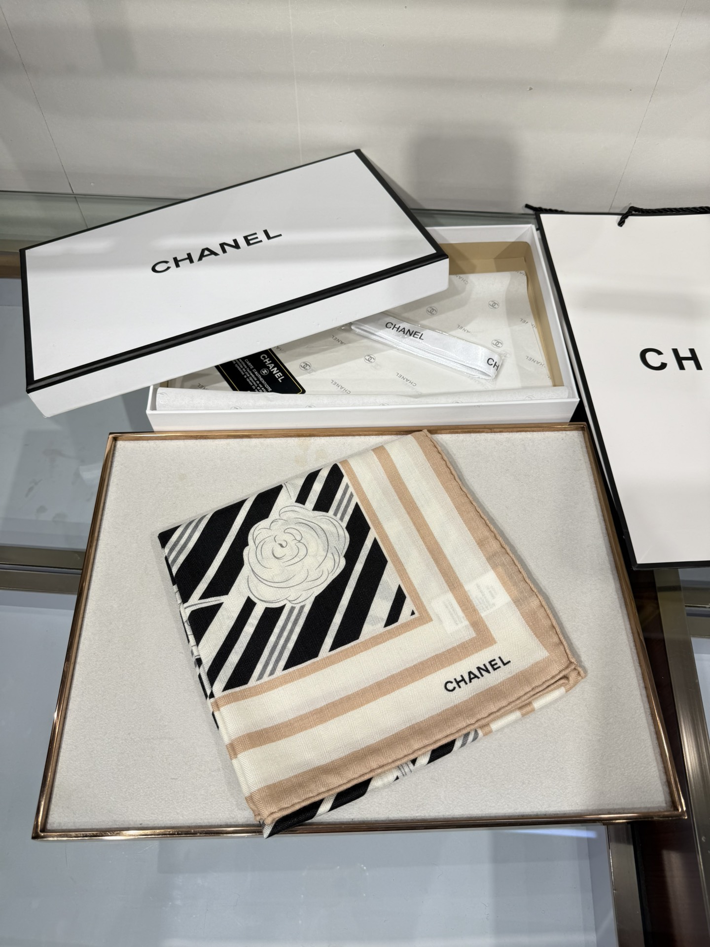 💟2025年秋冬新款💖💖💃🏻💃🏻小香家 丝羊绒方巾‼️抢‼️VIP推荐 ‼️👍下手一定要快【高端 大爱 