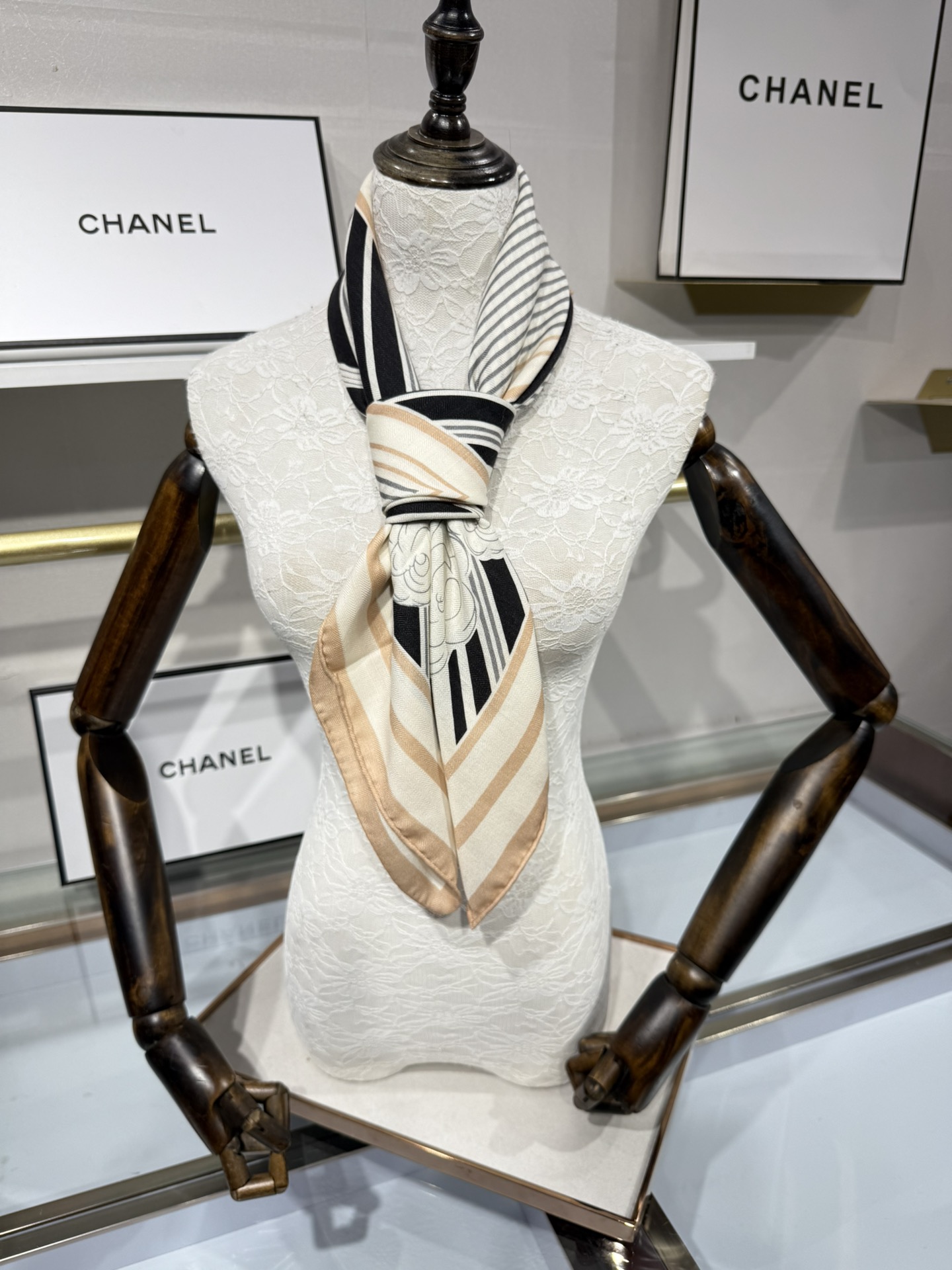 💟2025年秋冬新款💖💖💃🏻💃🏻小香家 丝羊绒方巾‼️抢‼️VIP推荐 ‼️👍下手一定要快【高端 大爱 