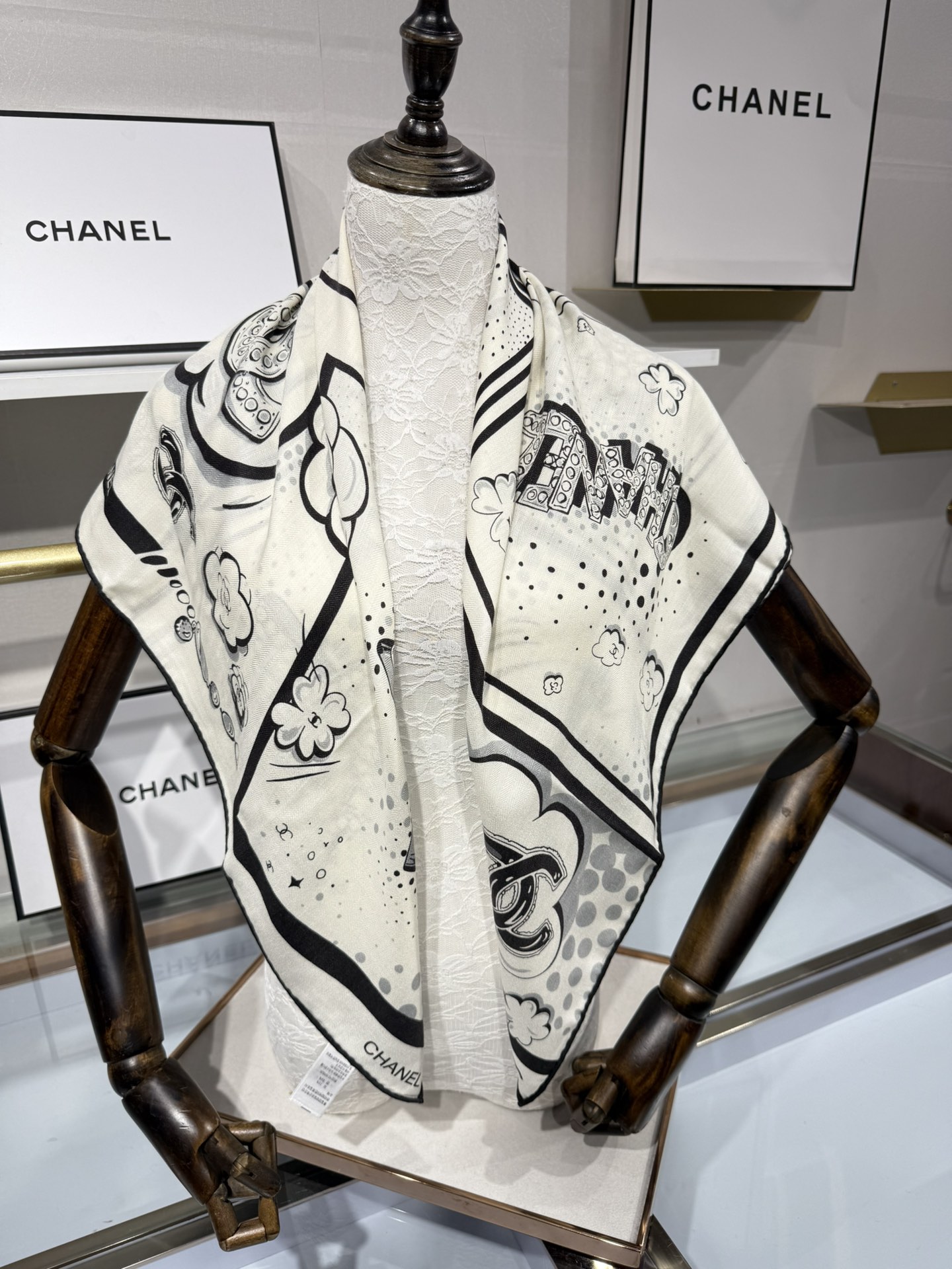 💟2025年秋冬新款💖💖💃🏻💃🏻小香家 丝羊绒方巾‼️抢‼️VIP推荐 ‼️👍下手一定要快【高端 大爱 