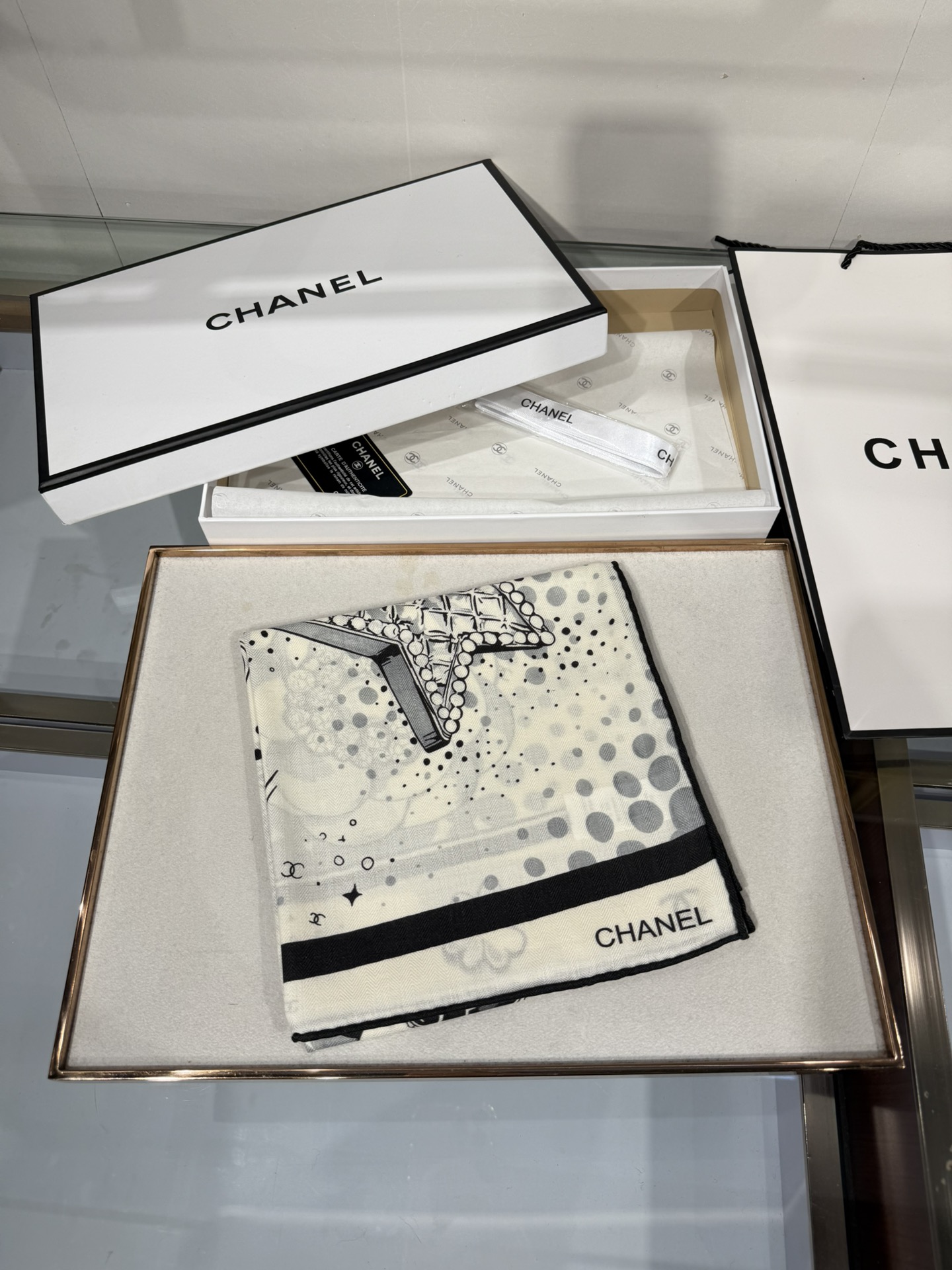 💟2025年秋冬新款💖💖💃🏻💃🏻小香家 丝羊绒方巾‼️抢‼️VIP推荐 ‼️👍下手一定要快【高端 大爱 