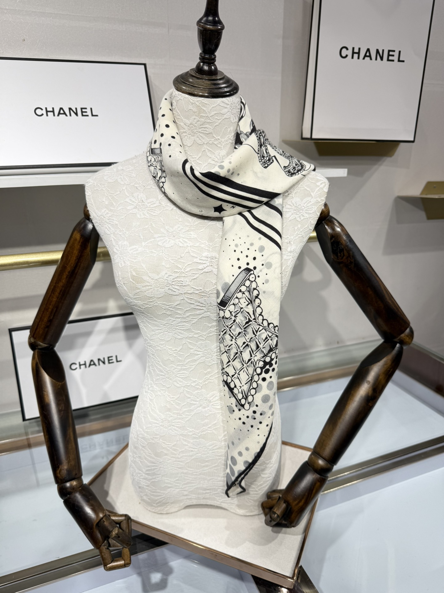 💟2025年秋冬新款💖💖💃🏻💃🏻小香家 丝羊绒方巾‼️抢‼️VIP推荐 ‼️👍下手一定要快【高端 大爱 