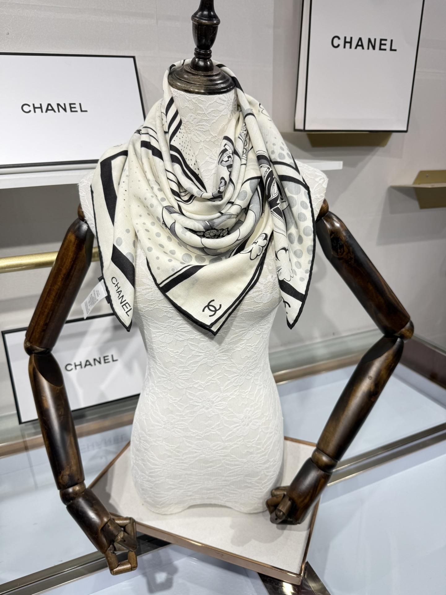 💟2025年秋冬新款💖💖💃🏻💃🏻小香家 丝羊绒方巾‼️抢‼️VIP推荐 ‼️👍下手一定要快【高端 大爱 