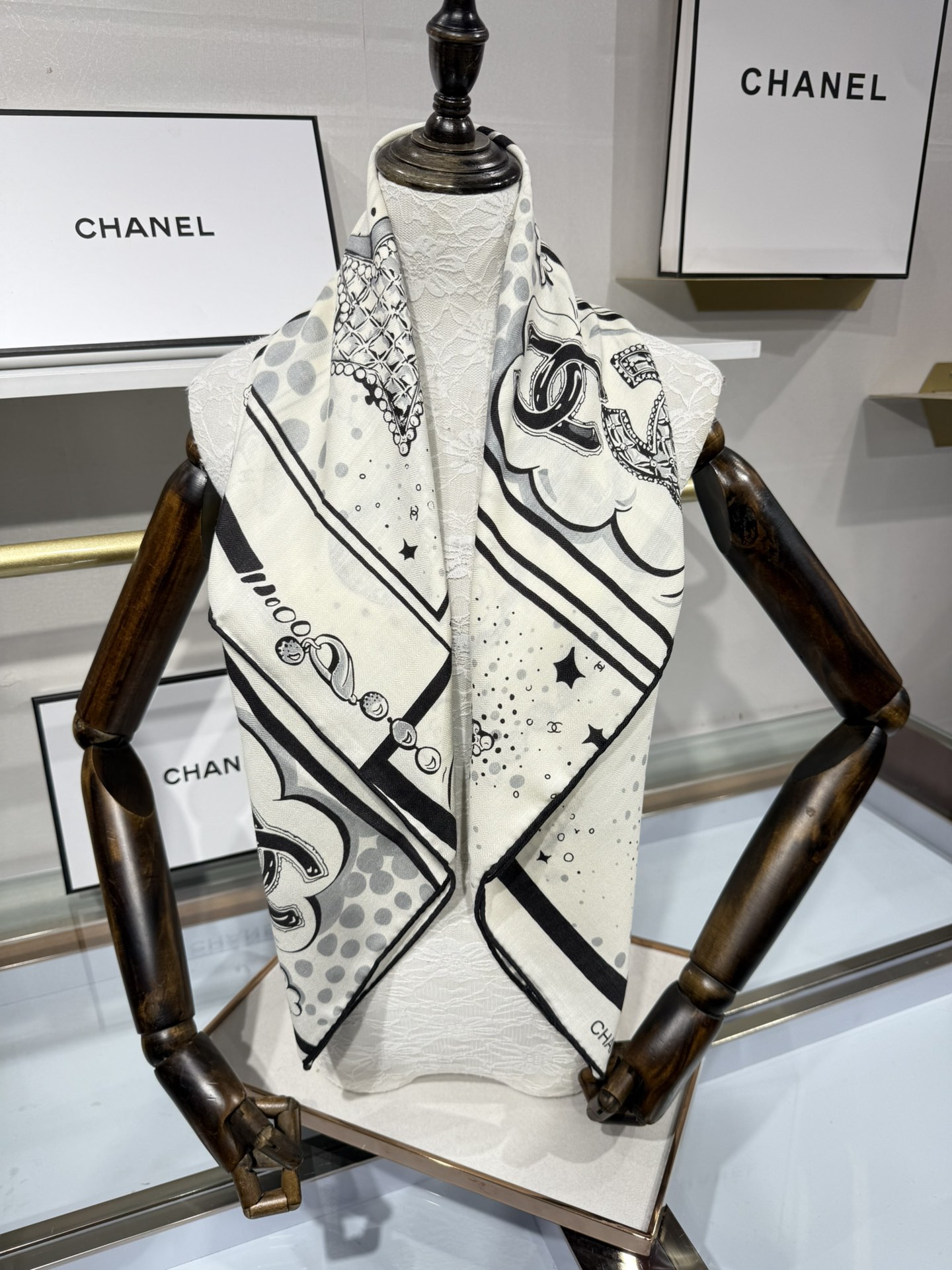 💟2025年秋冬新款💖💖💃🏻💃🏻小香家 丝羊绒方巾‼️抢‼️VIP推荐 ‼️👍下手一定要快【高端 大爱 