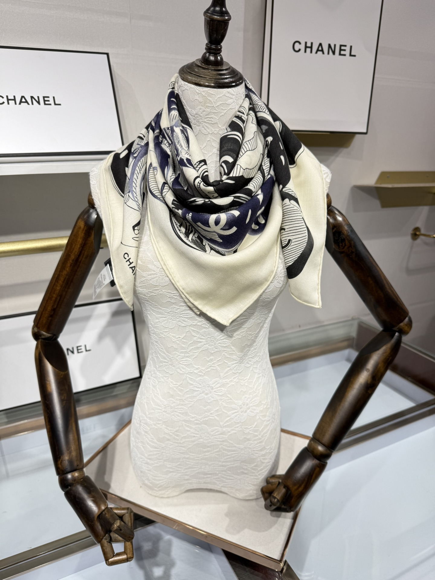 💟2025年秋冬新款💖💖💃🏻💃🏻小香家 丝羊绒方巾‼️抢‼️VIP推荐 ‼️👍下手一定要快【高端 大爱 