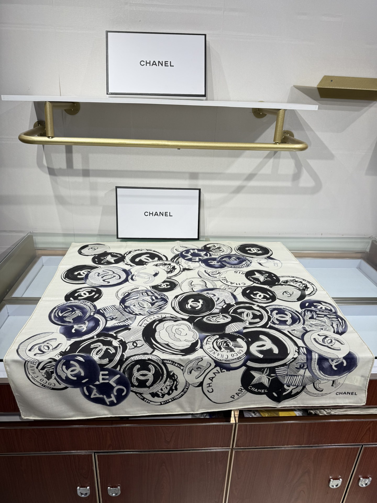 💟2025年秋冬新款💖💖💃🏻💃🏻小香家 丝羊绒方巾‼️抢‼️VIP推荐 ‼️👍下手一定要快【高端 大爱 