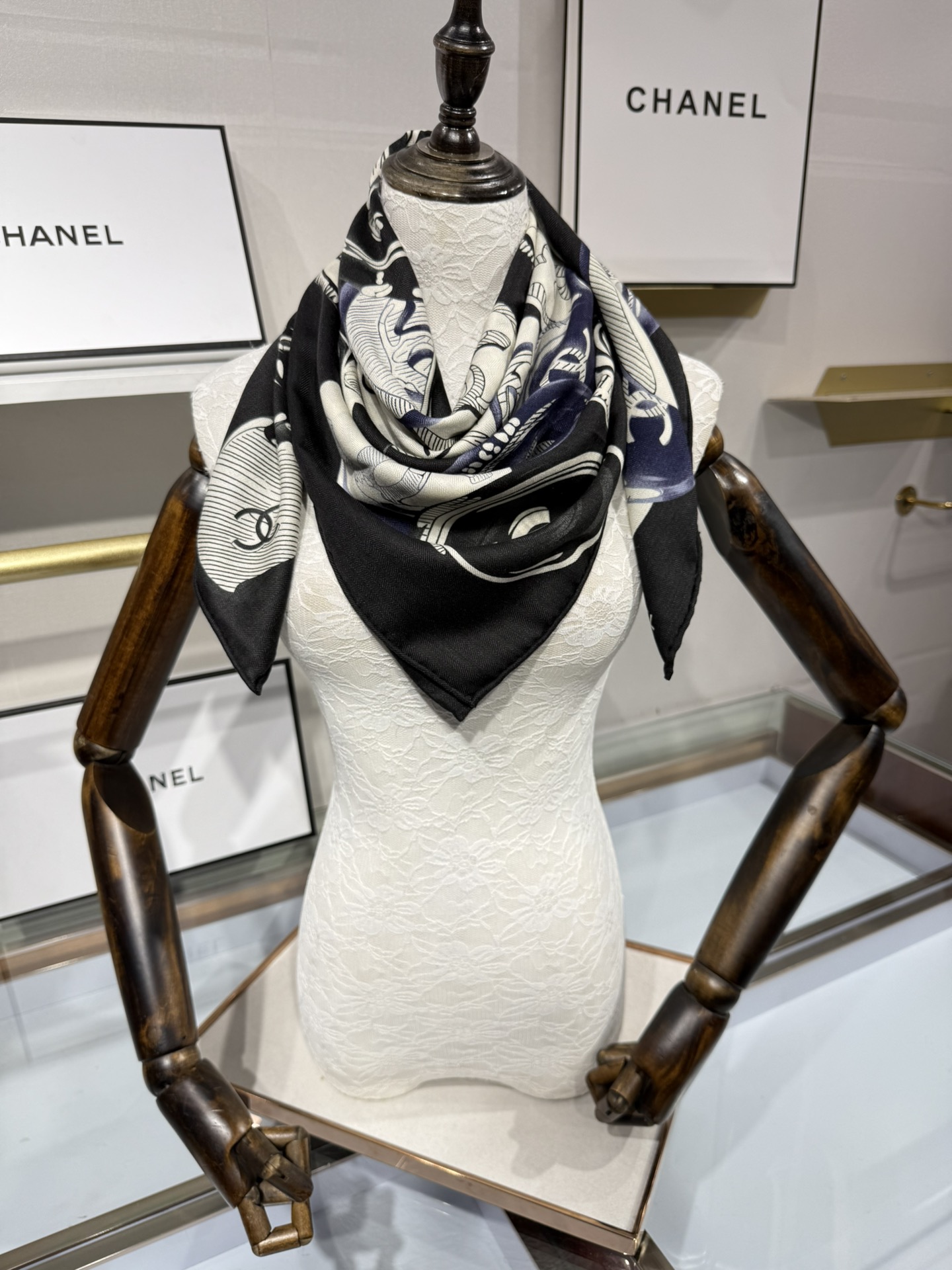 💟2025年秋冬新款💖💖💃🏻💃🏻小香家 丝羊绒方巾‼️抢‼️VIP推荐 ‼️👍下手一定要快【高端 大爱 