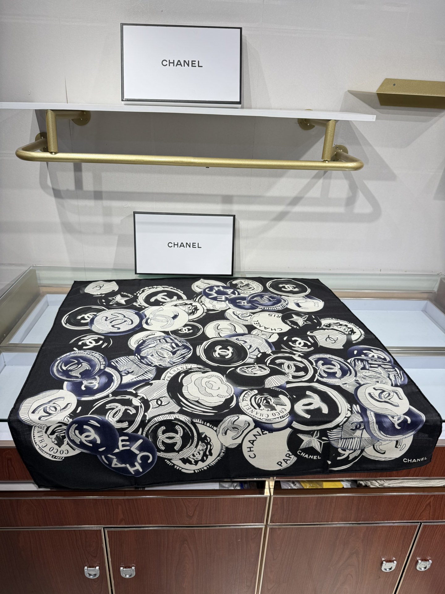 💟2025年秋冬新款💖💖💃🏻💃🏻小香家 丝羊绒方巾‼️抢‼️VIP推荐 ‼️👍下手一定要快【高端 大爱 