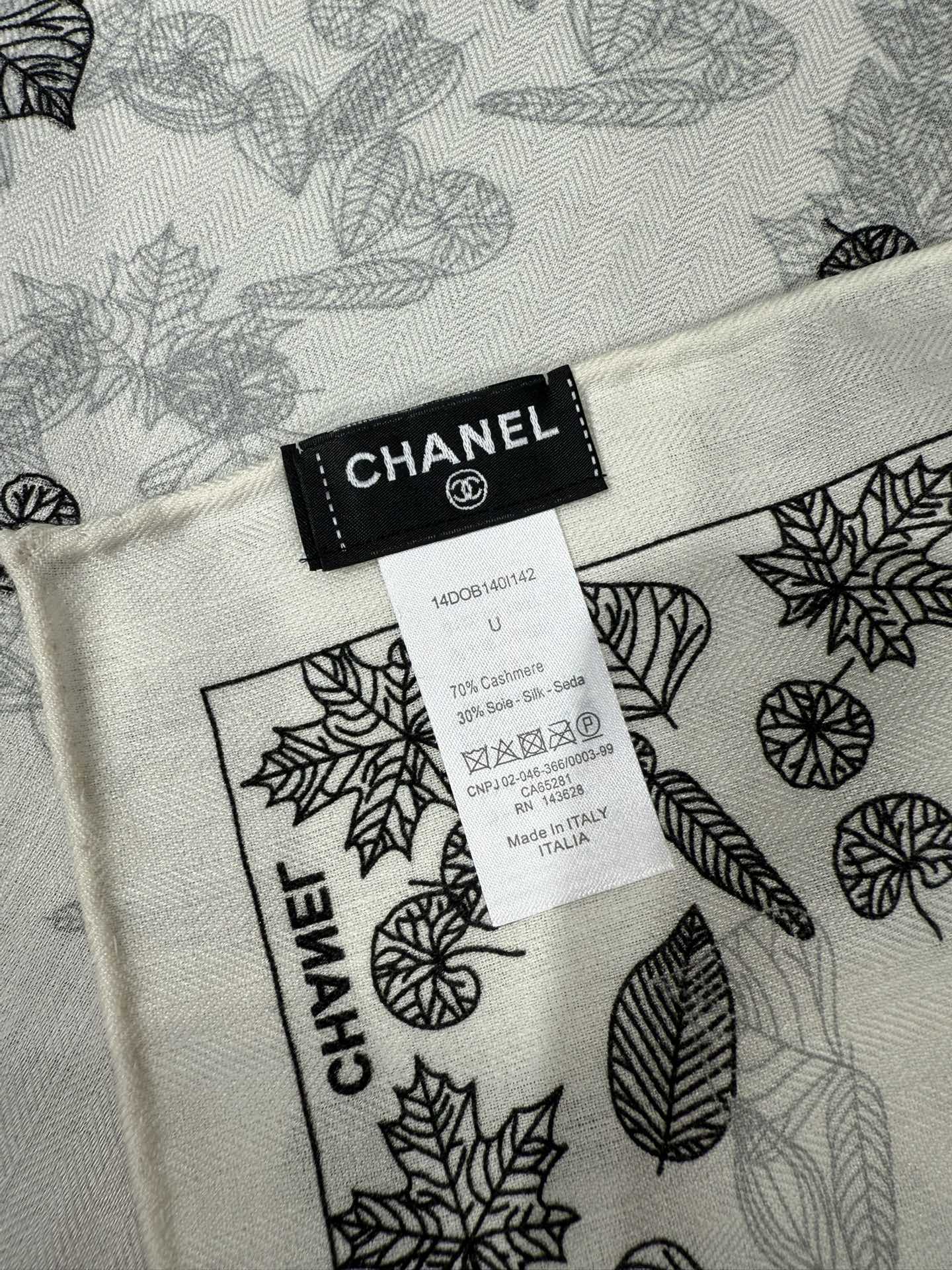 💟2025年秋冬新款💖💖💃🏻💃🏻小香家 丝羊绒方巾‼️抢‼️VIP推荐 ‼️👍下手一定要快【高端 大爱 