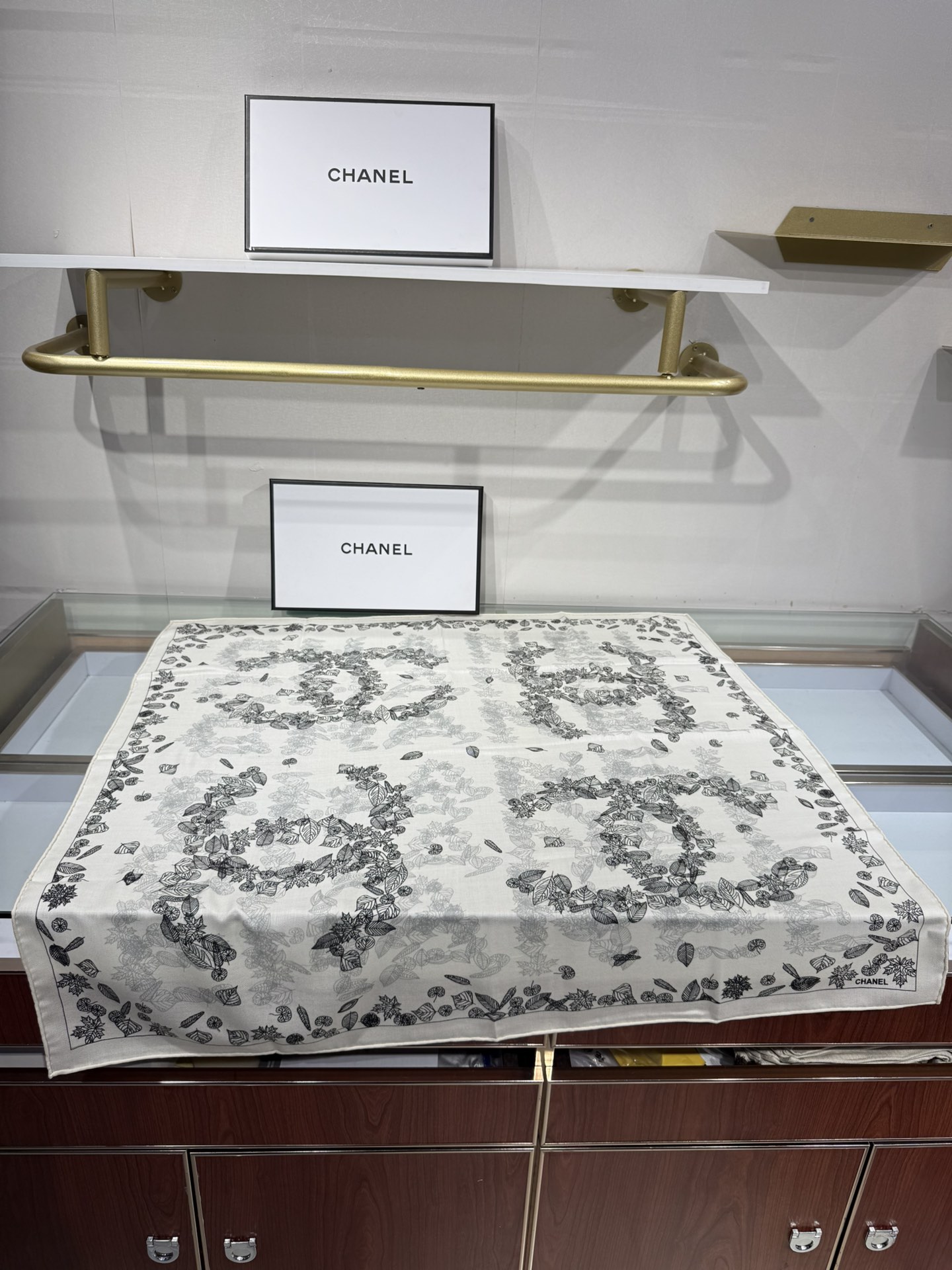 💟2025年秋冬新款💖💖💃🏻💃🏻小香家 丝羊绒方巾‼️抢‼️VIP推荐 ‼️👍下手一定要快【高端 大爱 