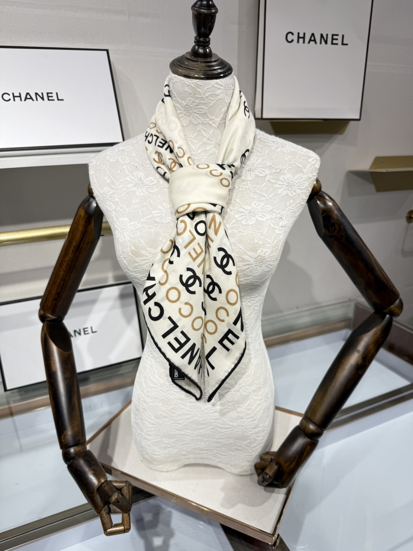 💟2025年秋冬新款💖💖💃🏻💃🏻小香家 丝羊绒方巾‼️抢‼️VIP推荐 ‼️👍下手一定要快【高端 大爱 