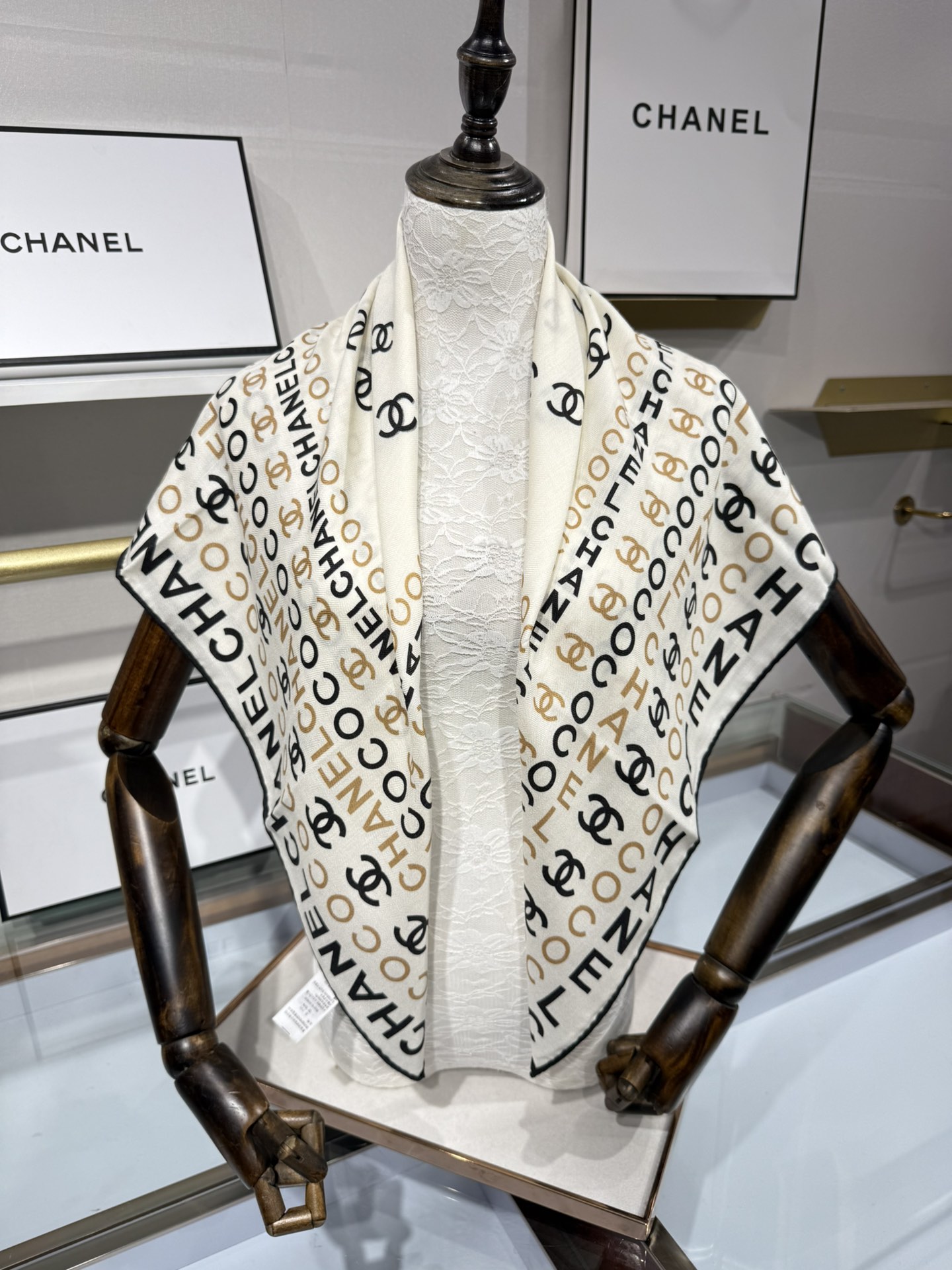 💟2025年秋冬新款💖💖💃🏻💃🏻小香家 丝羊绒方巾‼️抢‼️VIP推荐 ‼️👍下手一定要快【高端 大爱 