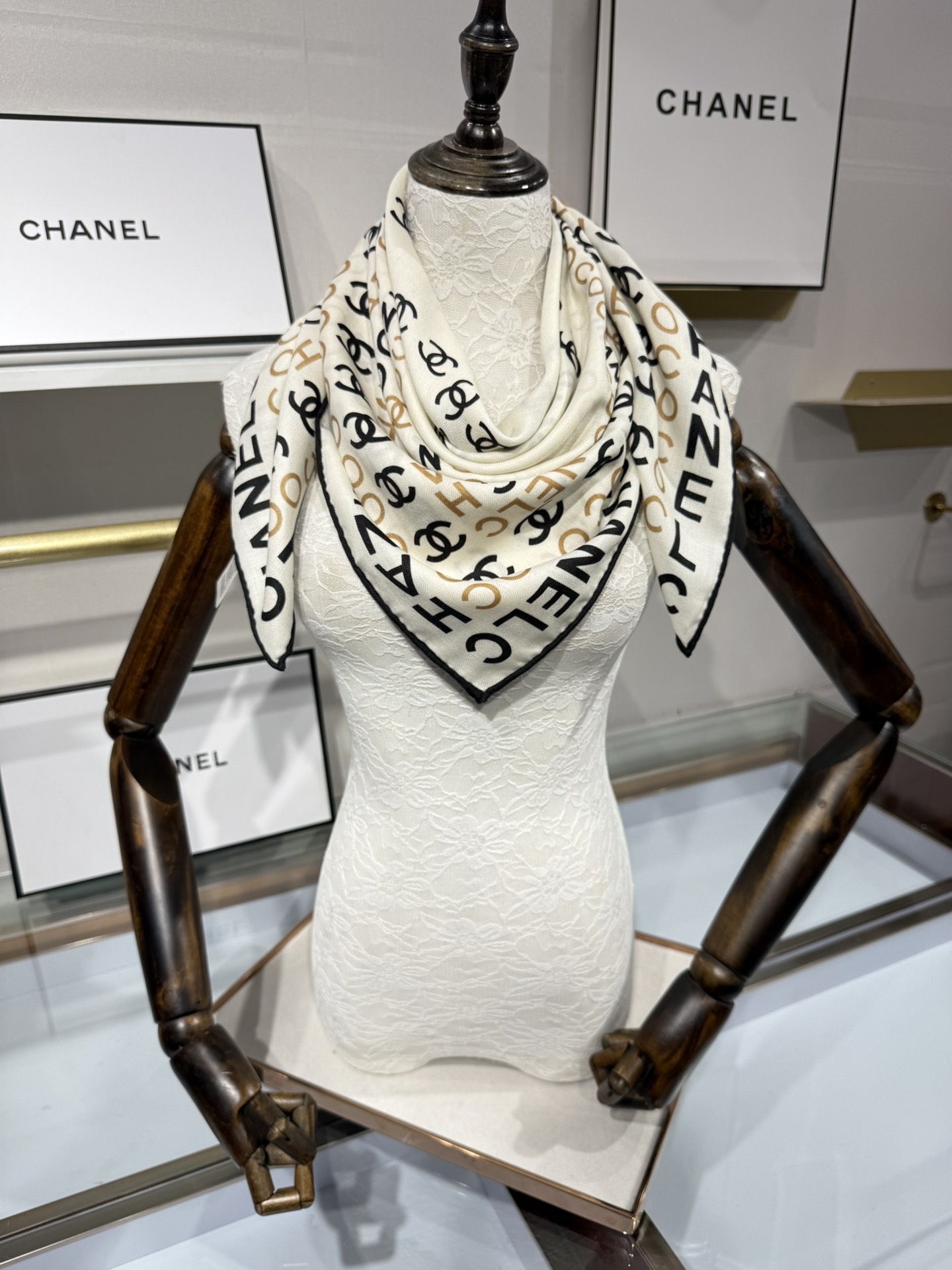 💟2025年秋冬新款💖💖💃🏻💃🏻小香家 丝羊绒方巾‼️抢‼️VIP推荐 ‼️👍下手一定要快【高端 大爱 