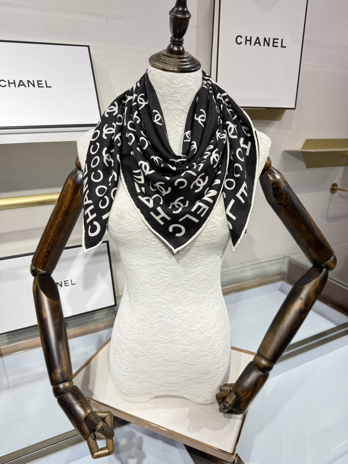 💟2025年秋冬新款💖💖💃🏻💃🏻小香家 丝羊绒方巾‼️抢‼️VIP推荐 ‼️👍下手一定要快【高端 大爱 