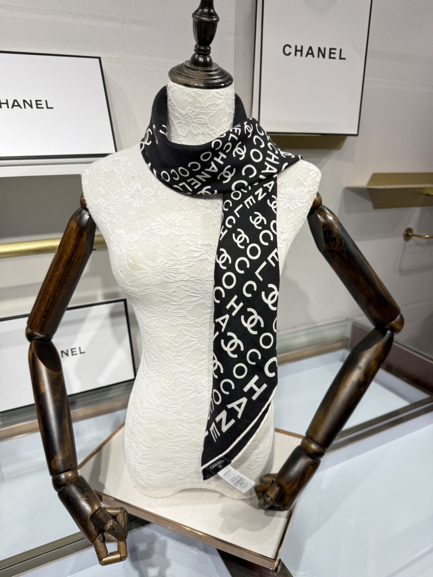 💟2025年秋冬新款💖💖💃🏻💃🏻小香家 丝羊绒方巾‼️抢‼️VIP推荐 ‼️👍下手一定要快【高端 大爱 