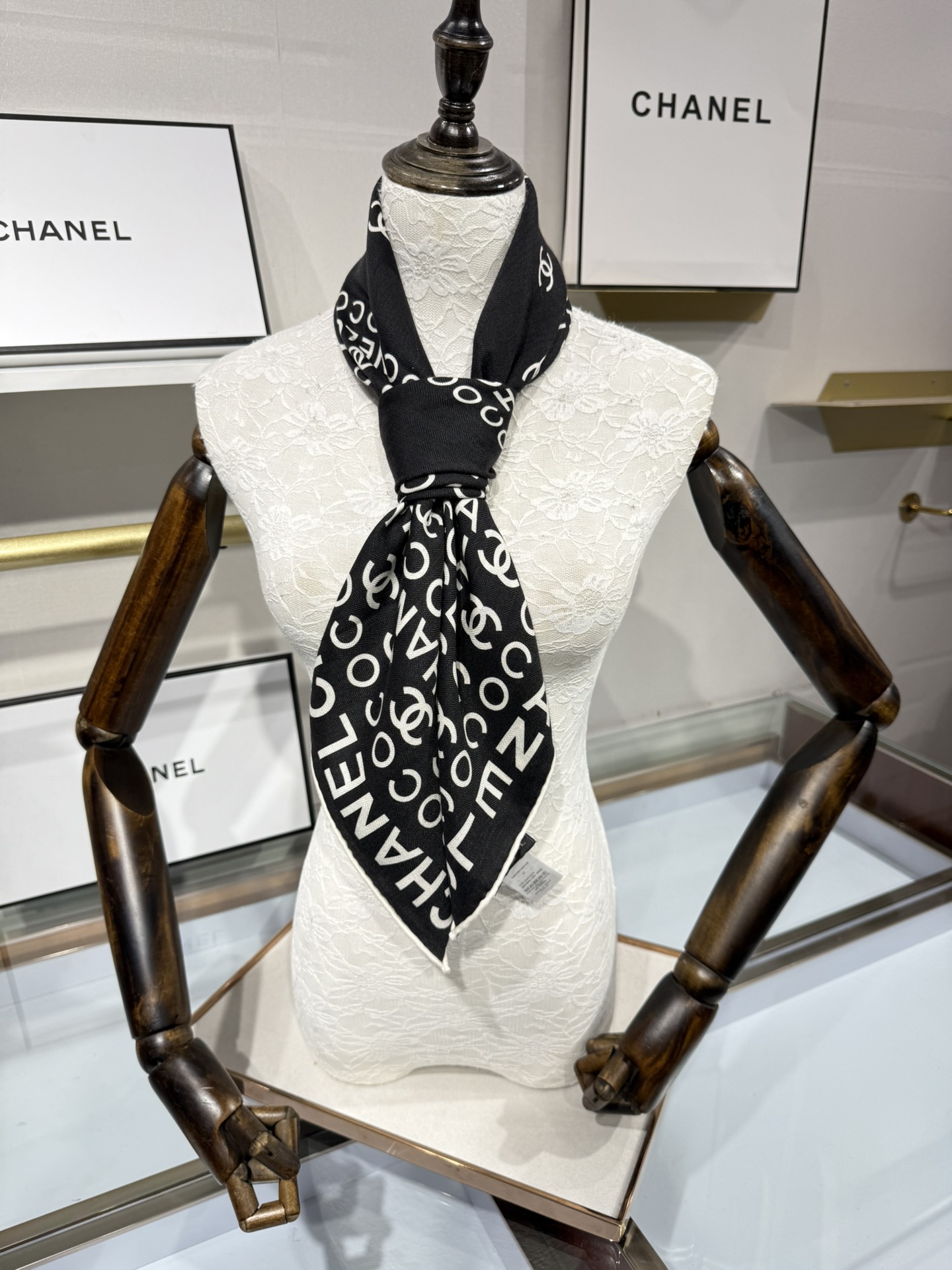 💟2025年秋冬新款💖💖💃🏻💃🏻小香家 丝羊绒方巾‼️抢‼️VIP推荐 ‼️👍下手一定要快【高端 大爱 