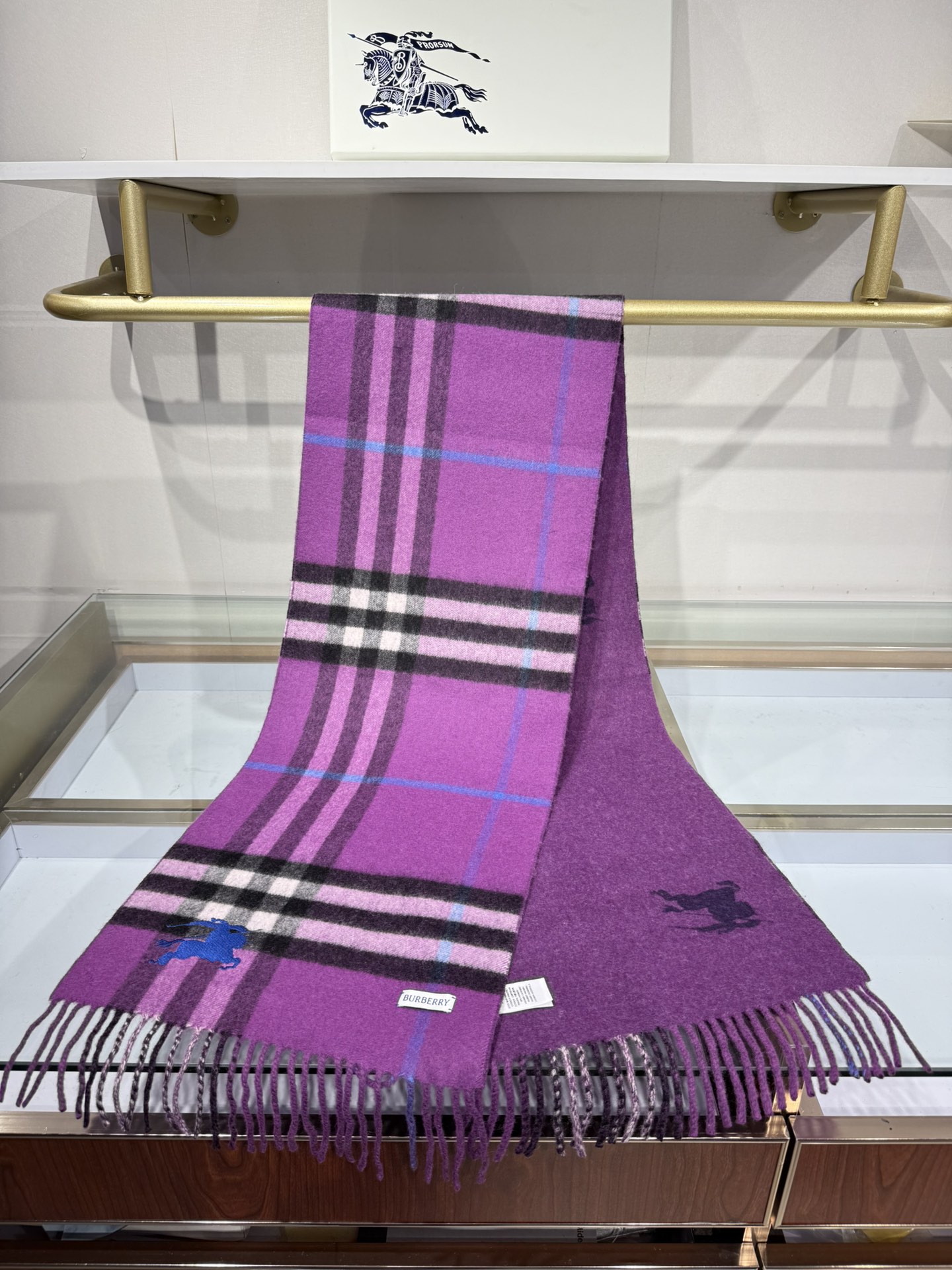 💟Burberry · 巴宝莉围巾❗️好看的要疯掉了，太有型太有魅力了❗️❗️非常斯文时尚的秋冬单品！真