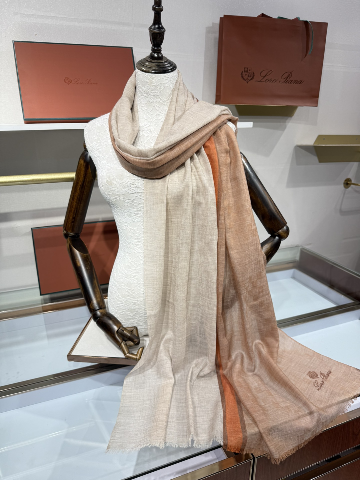 💟Loro Piana LP 最新独家供应十年二十年都不过时！也只有LP羊绒围巾能把这么看似简单外观的围