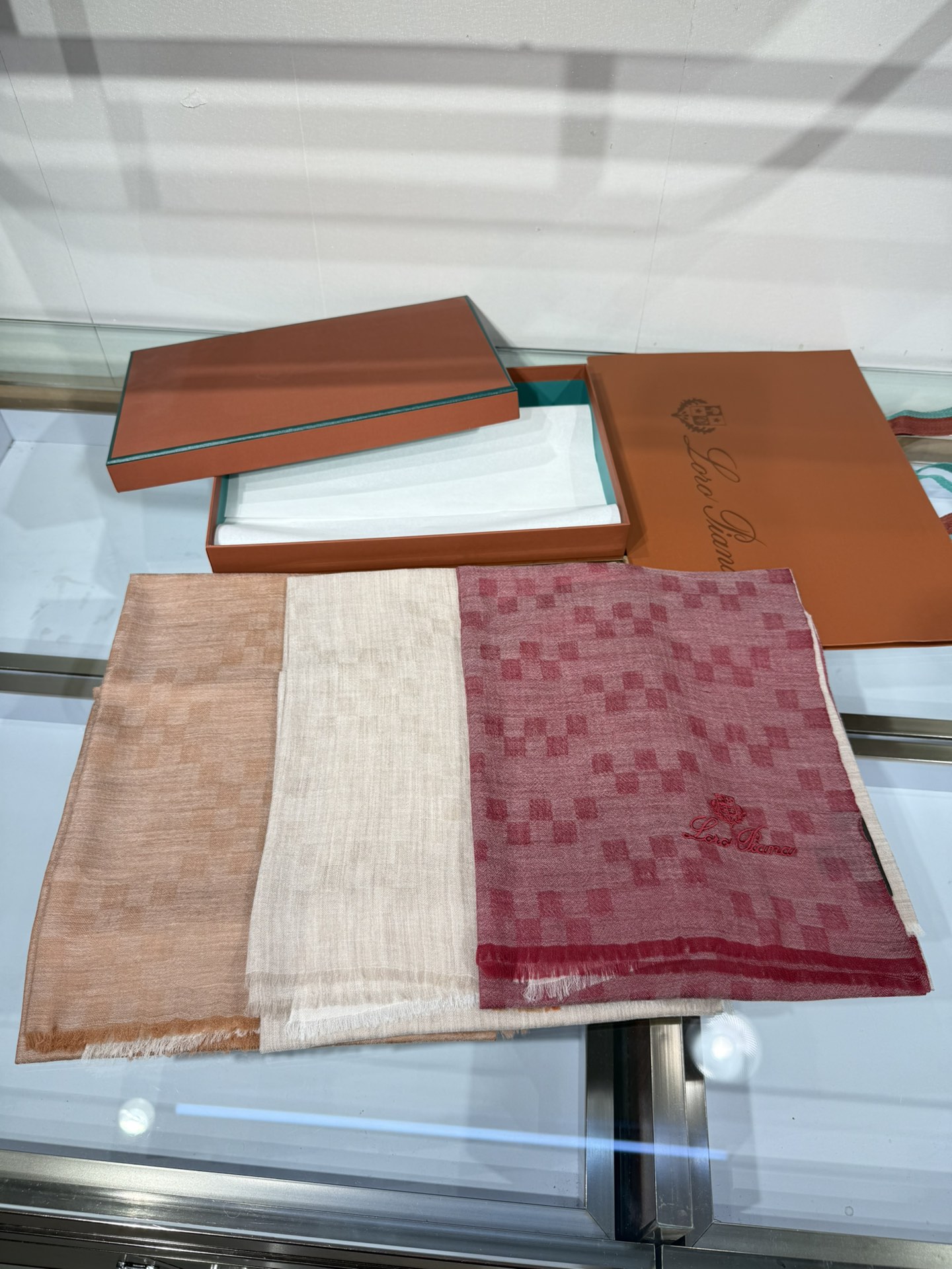 💟Loro Piana LP 最新独家供应十年二十年都不过时！也只有LP羊绒围巾能把这么看似简单外观的围