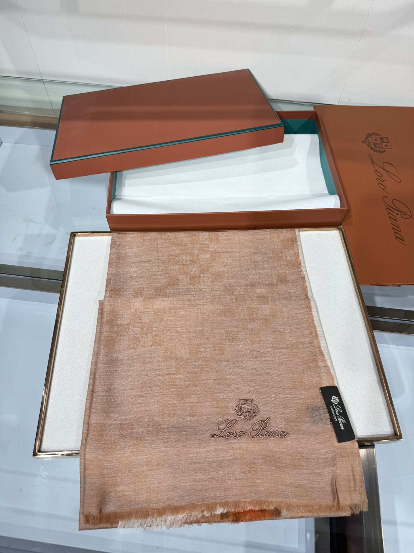 💟Loro Piana LP 最新独家供应十年二十年都不过时！也只有LP羊绒围巾能把这么看似简单外观的围