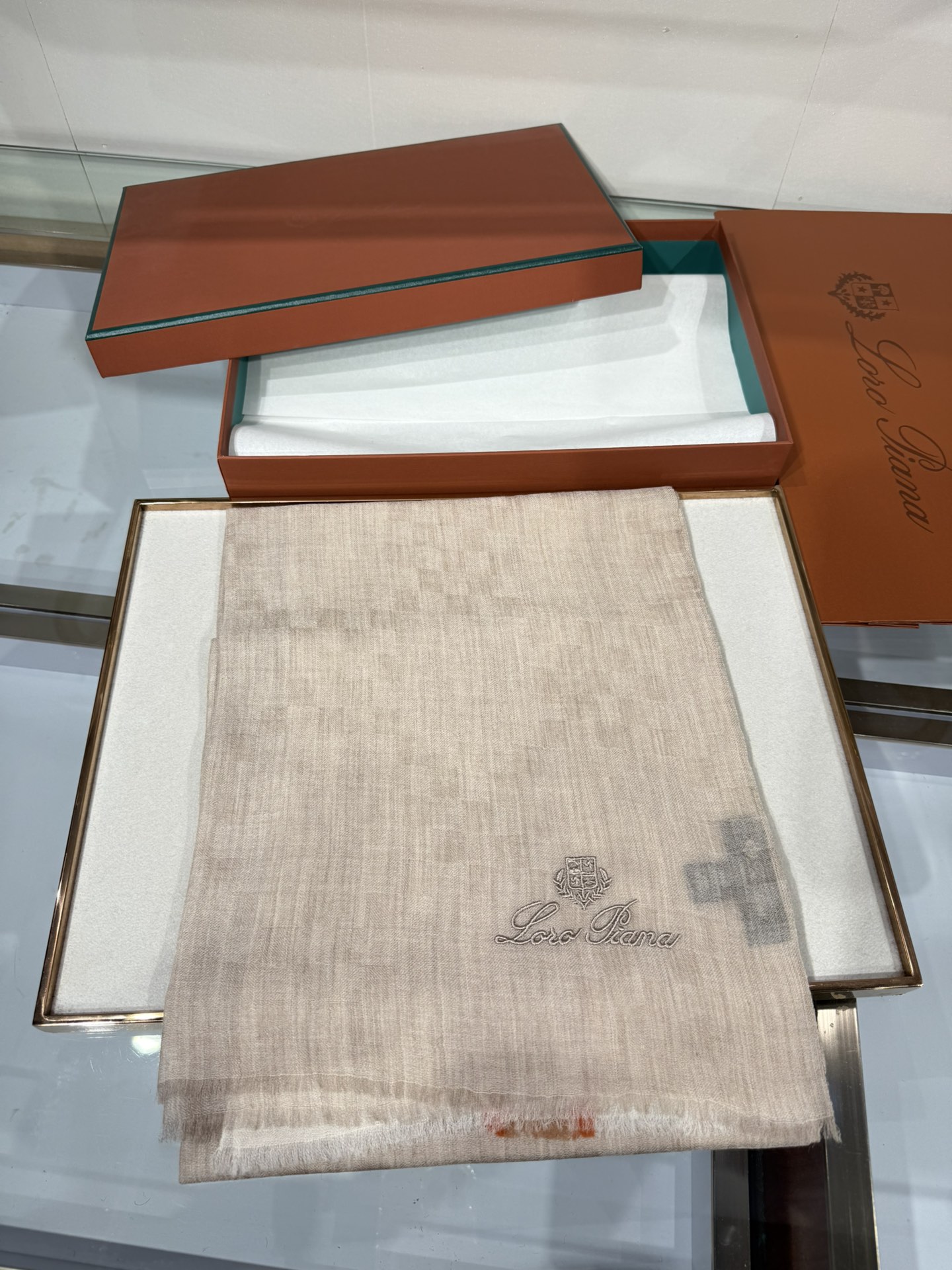 💟Loro Piana LP 最新独家供应十年二十年都不过时！也只有LP羊绒围巾能把这么看似简单外观的围