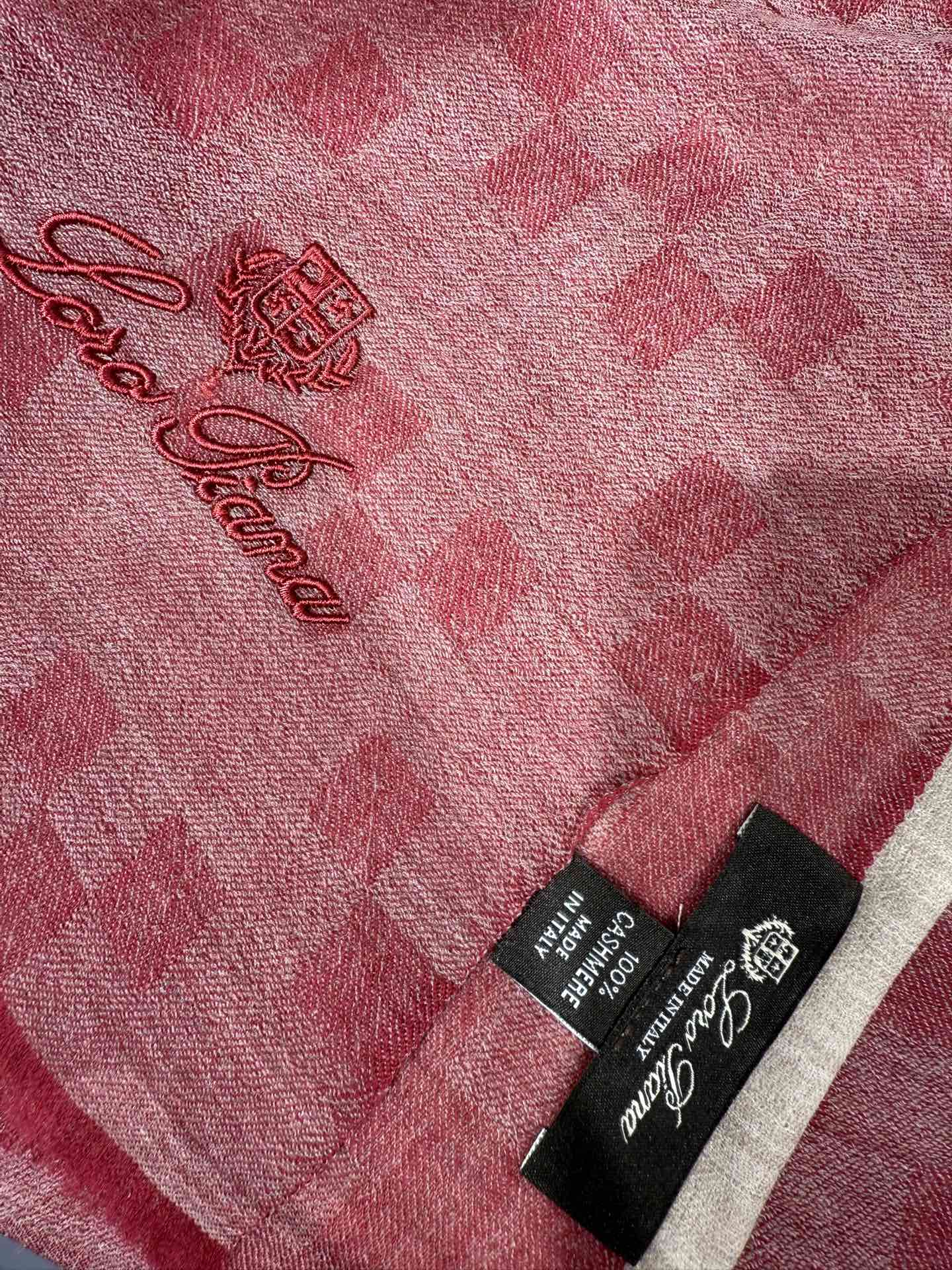 💟Loro Piana LP 最新独家供应十年二十年都不过时！也只有LP羊绒围巾能把这么看似简单外观的围