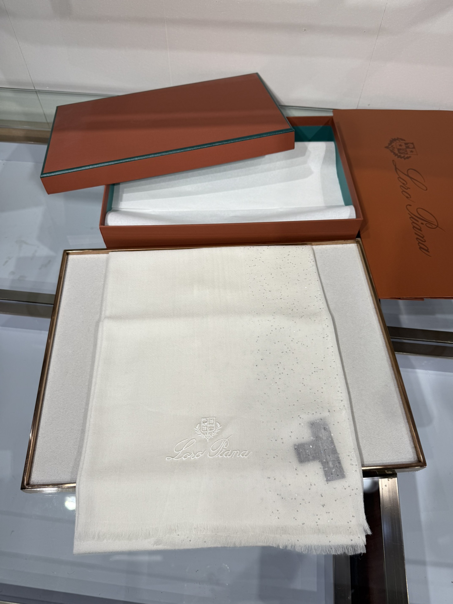 💟Loro Piana LP 最新独家供应十年二十年都不过时！也只有LP羊绒围巾能把这么看似简单外观的围