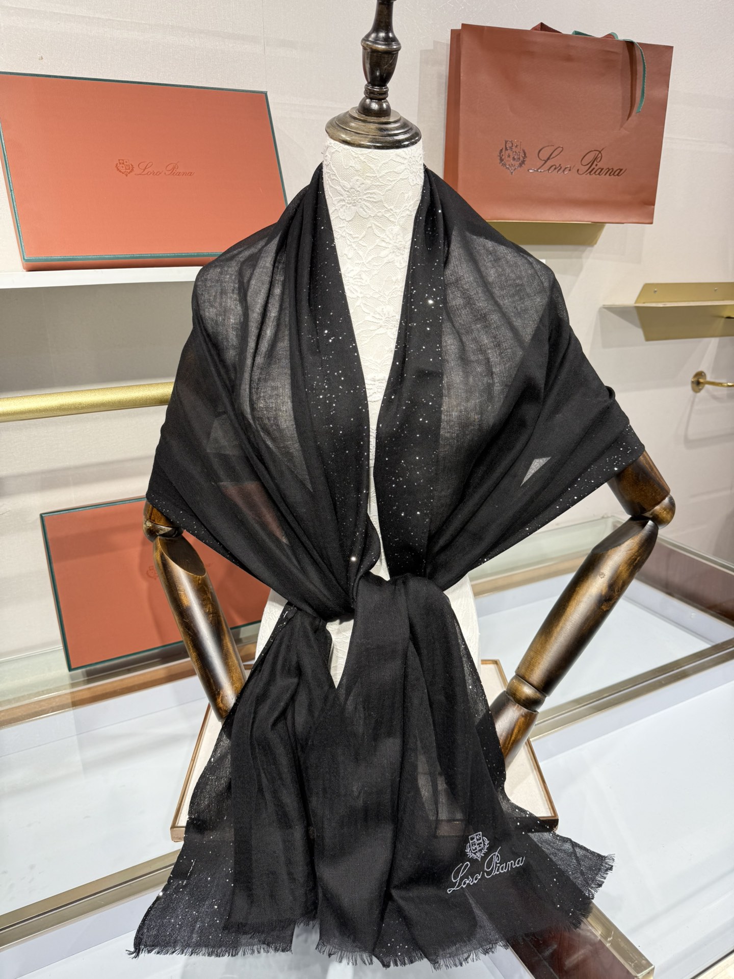 💟Loro Piana LP 最新独家供应十年二十年都不过时！也只有LP羊绒围巾能把这么看似简单外观的围