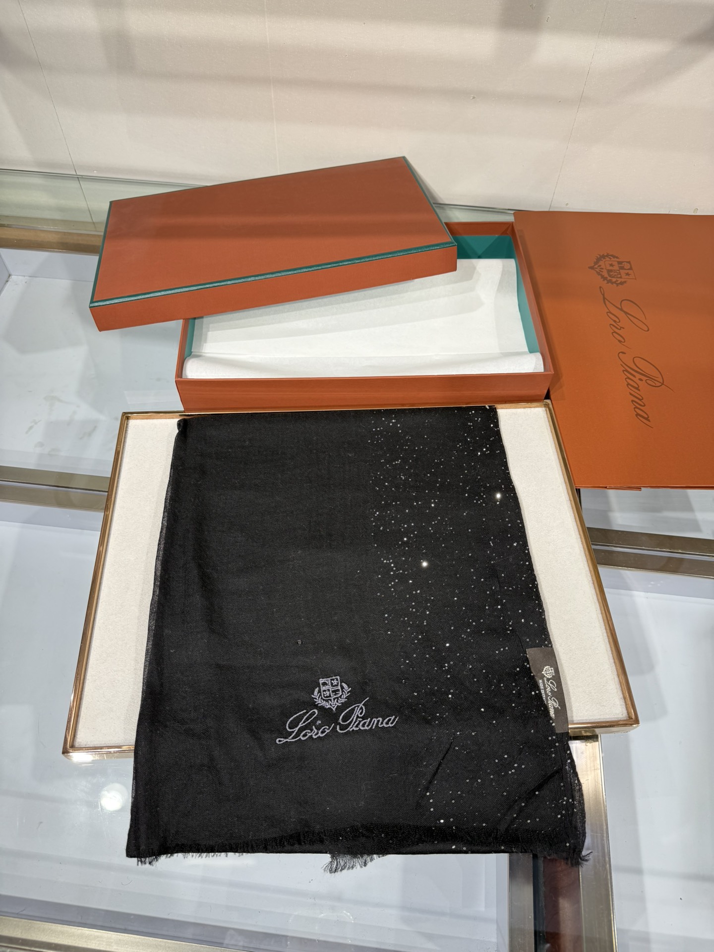 💟Loro Piana LP 最新独家供应十年二十年都不过时！也只有LP羊绒围巾能把这么看似简单外观的围