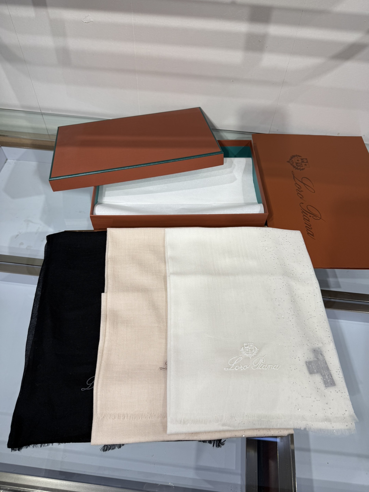 💟Loro Piana LP 最新独家供应十年二十年都不过时！也只有LP羊绒围巾能把这么看似简单外观的围