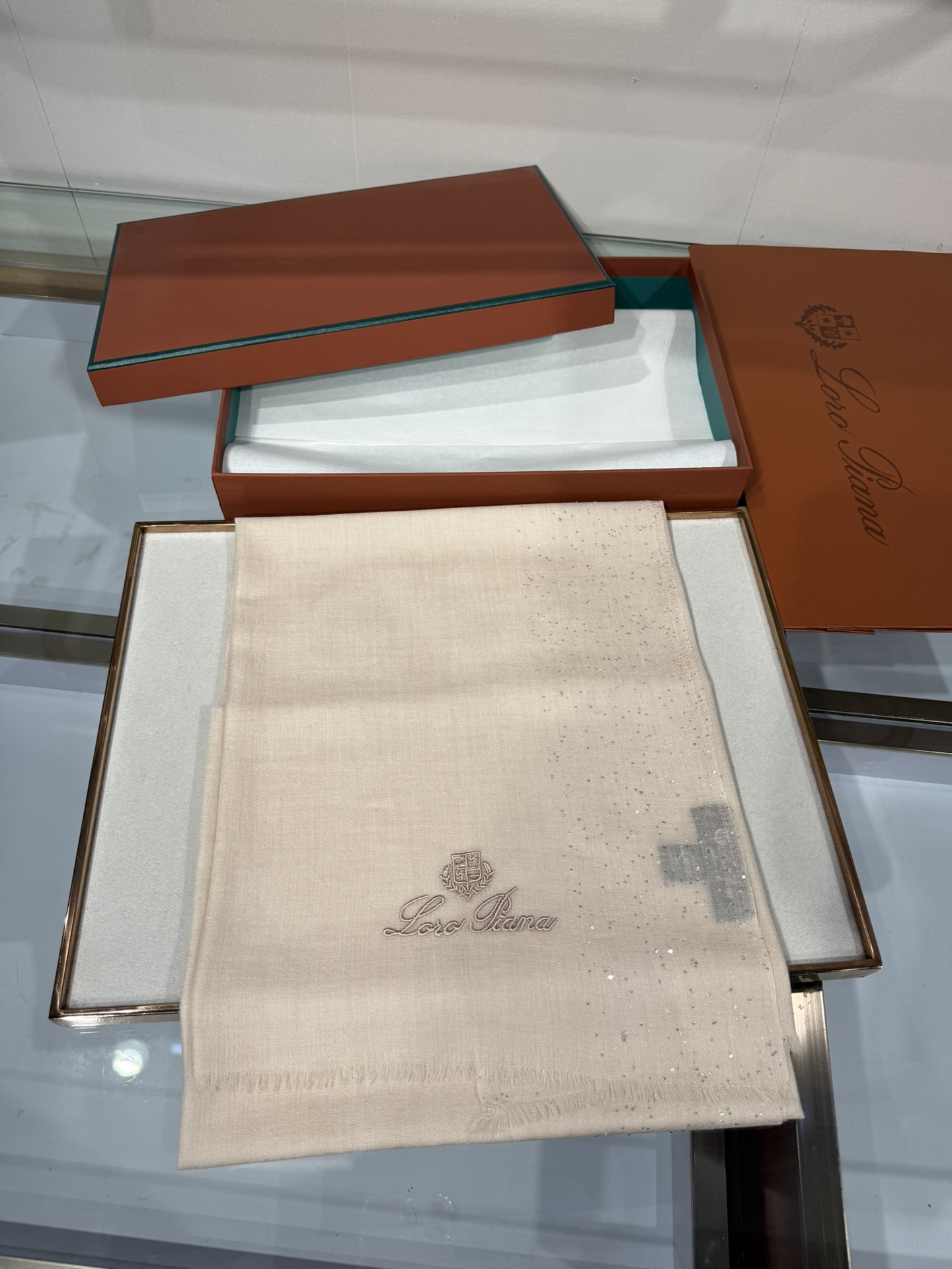 💟Loro Piana LP 最新独家供应十年二十年都不过时！也只有LP羊绒围巾能把这么看似简单外观的围