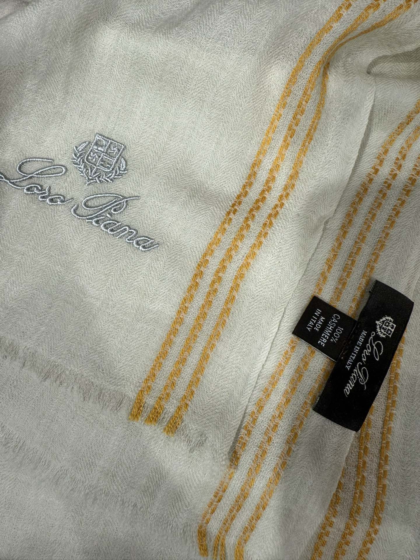 💟Loro Piana LP 最新独家供应十年二十年都不过时！也只有LP羊绒围巾能把这么看似简单外观的围