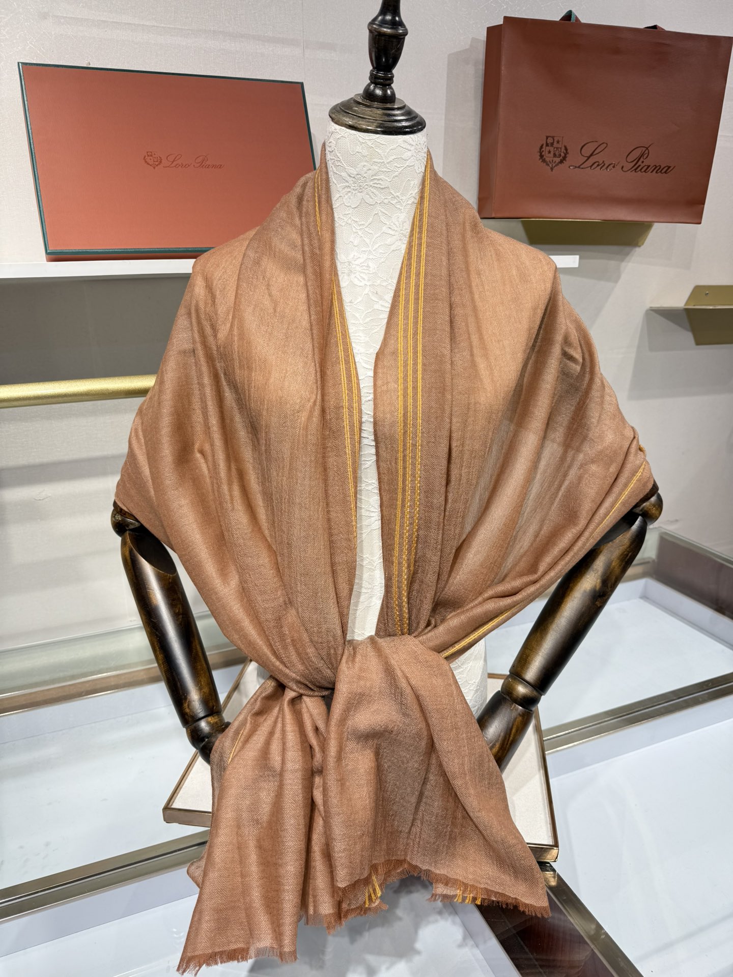 💟Loro Piana LP 最新独家供应十年二十年都不过时！也只有LP羊绒围巾能把这么看似简单外观的围