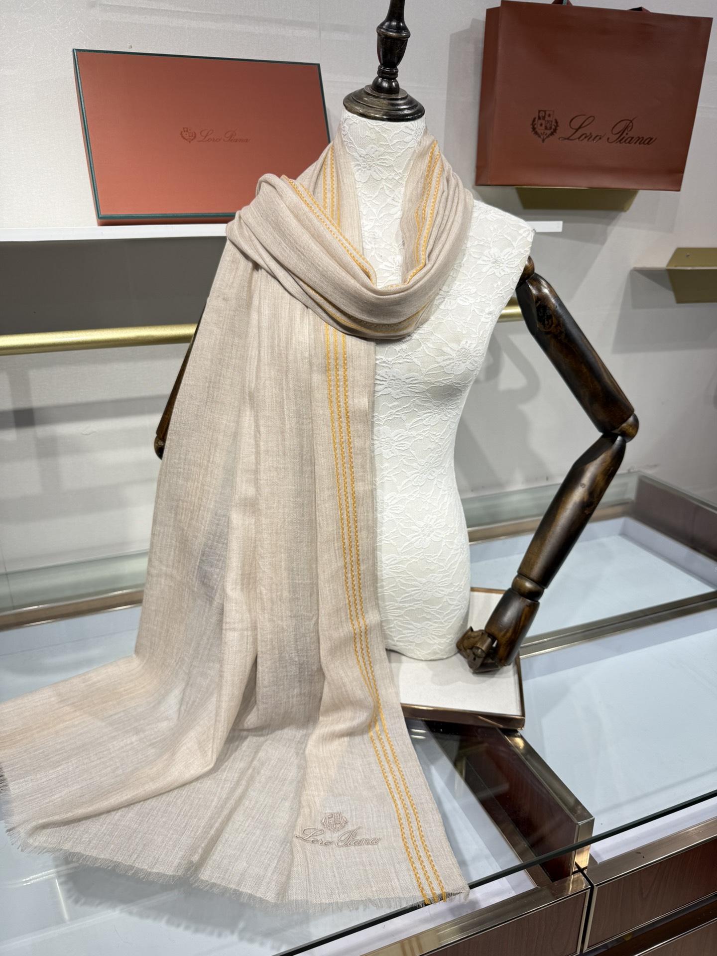 💟Loro Piana LP 最新独家供应十年二十年都不过时！也只有LP羊绒围巾能把这么看似简单外观的围