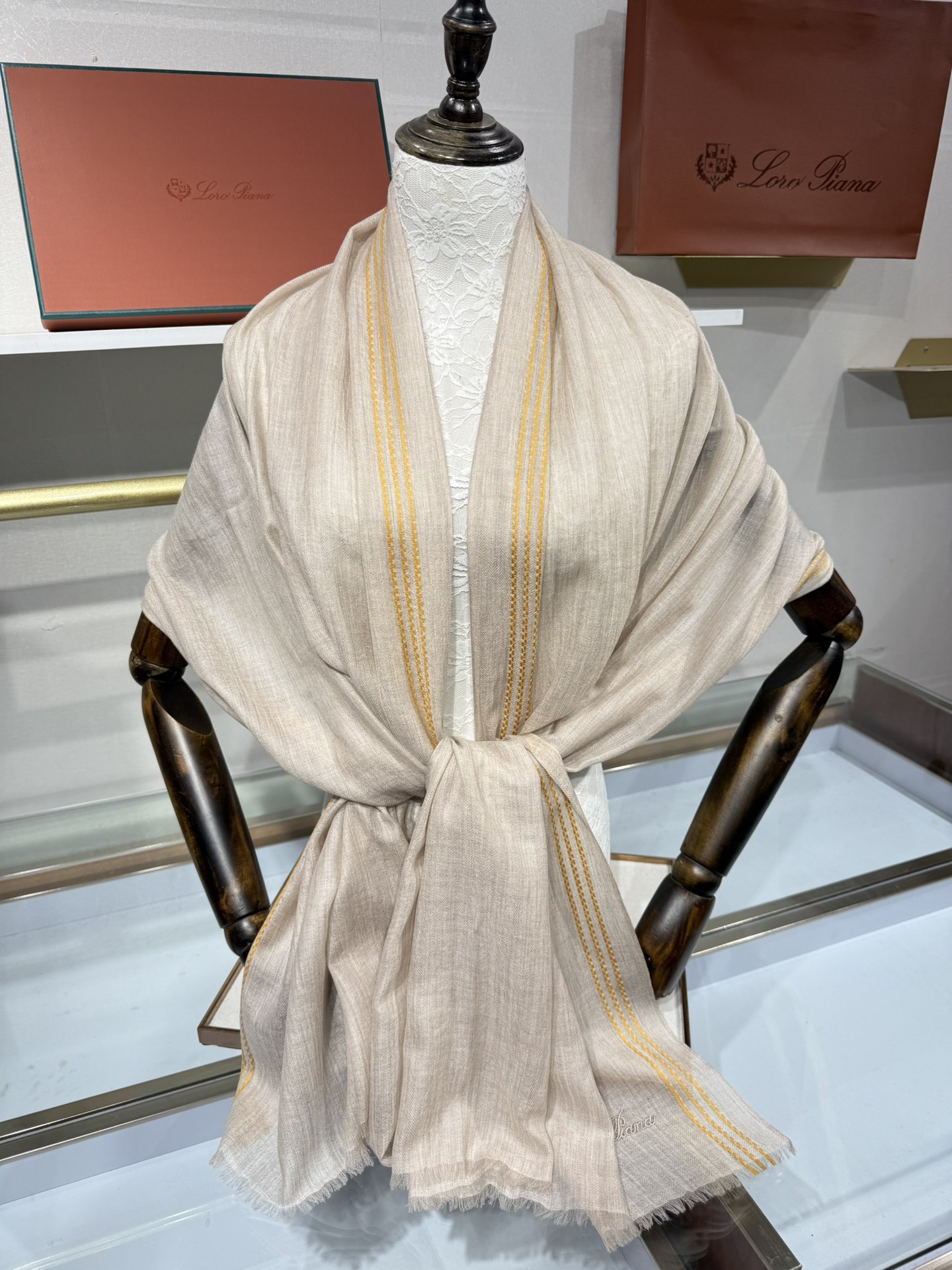 💟Loro Piana LP 最新独家供应十年二十年都不过时！也只有LP羊绒围巾能把这么看似简单外观的围